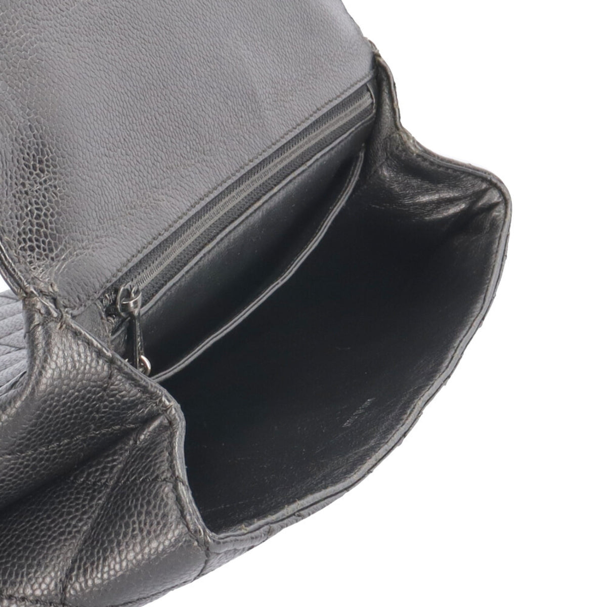 Chanel Matelasse Black Grained Calfskin Handbag (Pre-Owned)