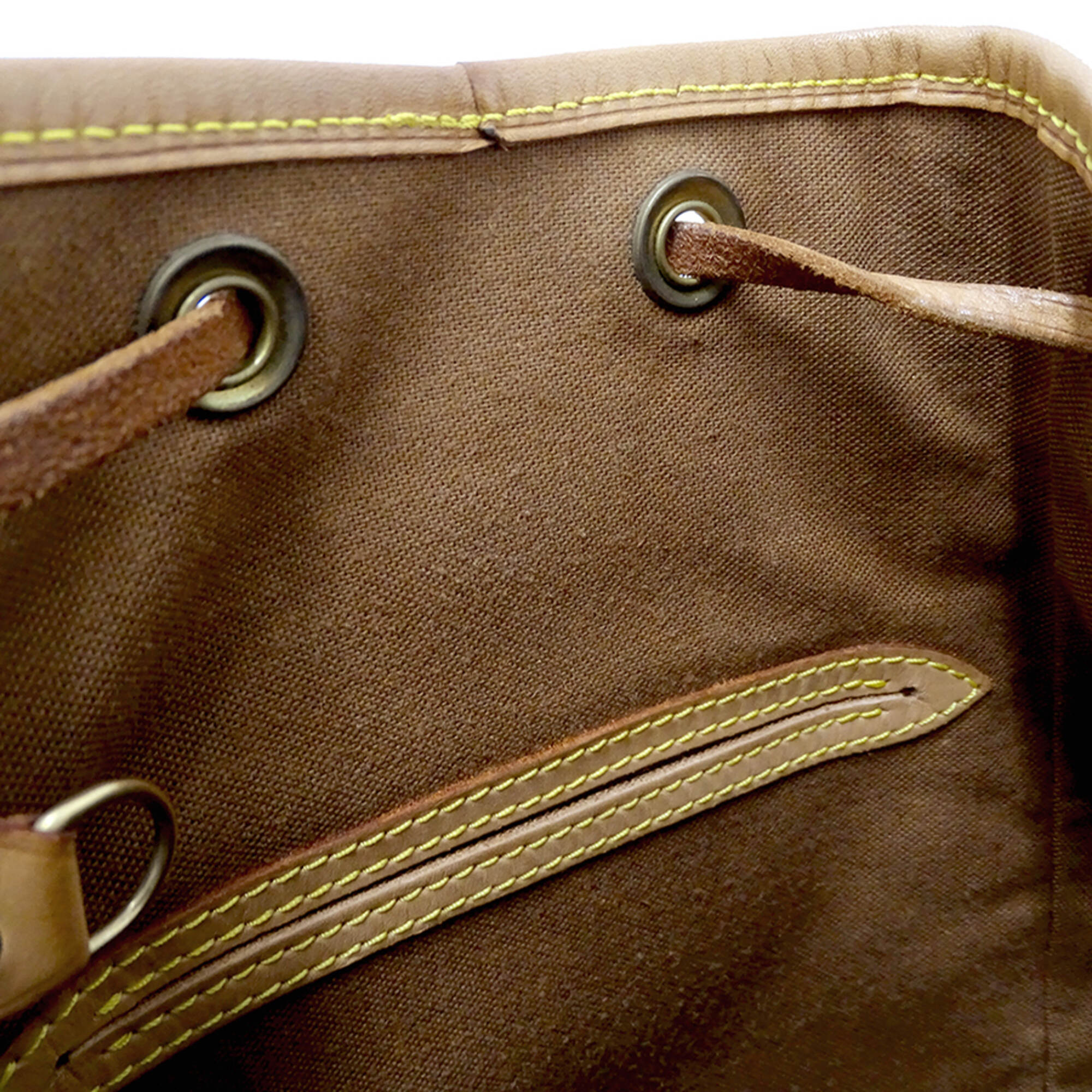 Louis Vuitton Brown Monogram Canvas Handbag (Pre-Owned)