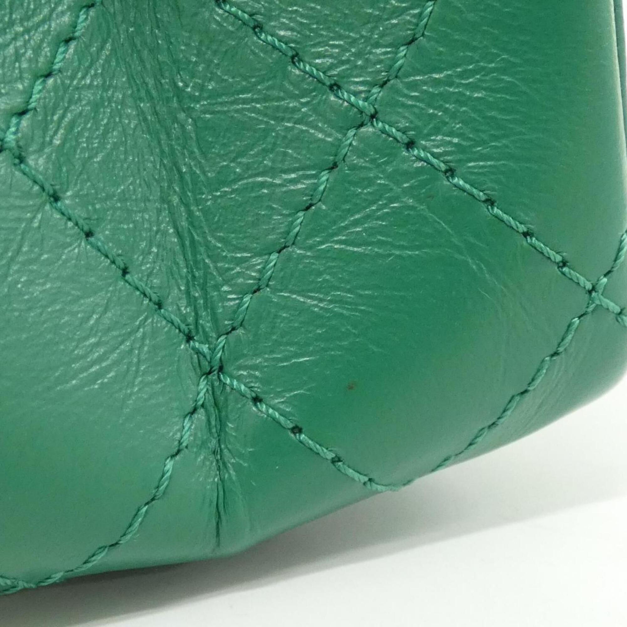 Chanel Green Leather Shoulder Bag (Pre-Owned)