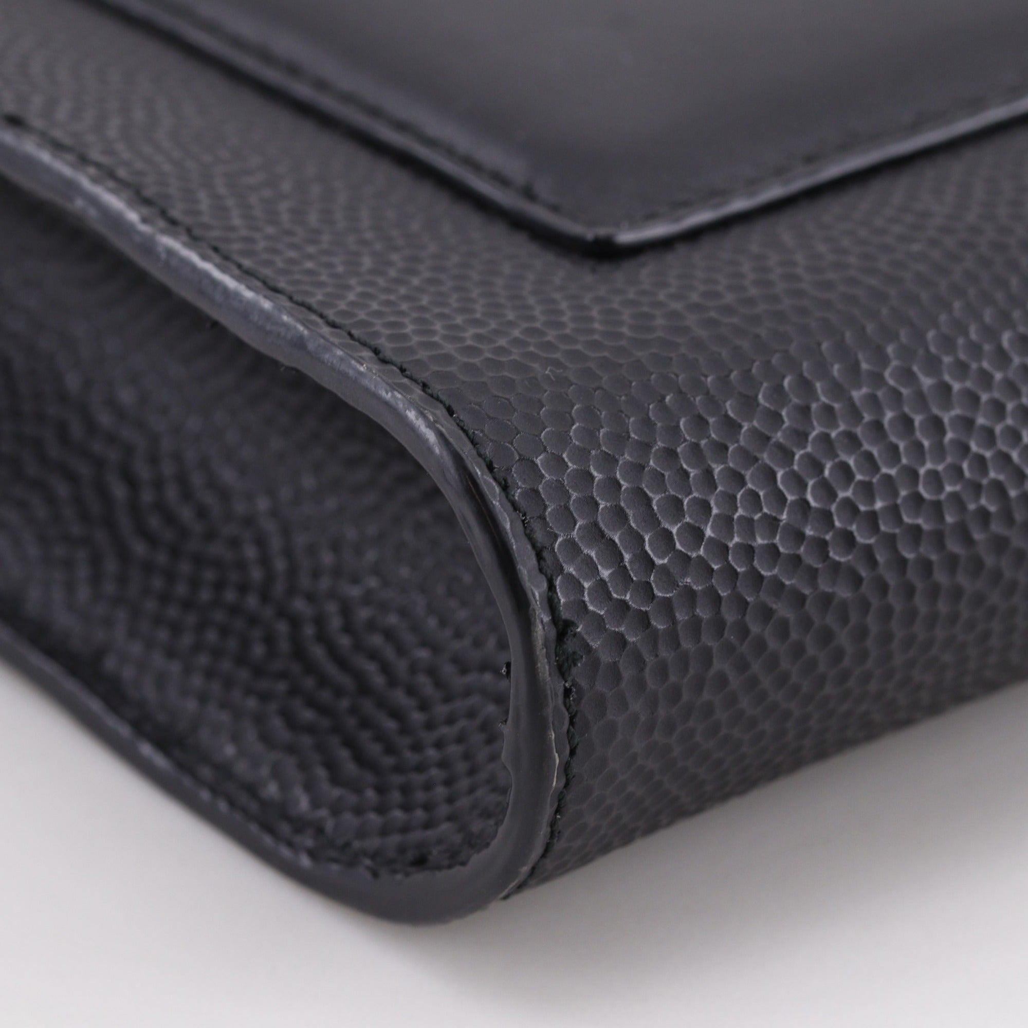 Bally Black Leather Shoulder Bag (Pre-Owned)
