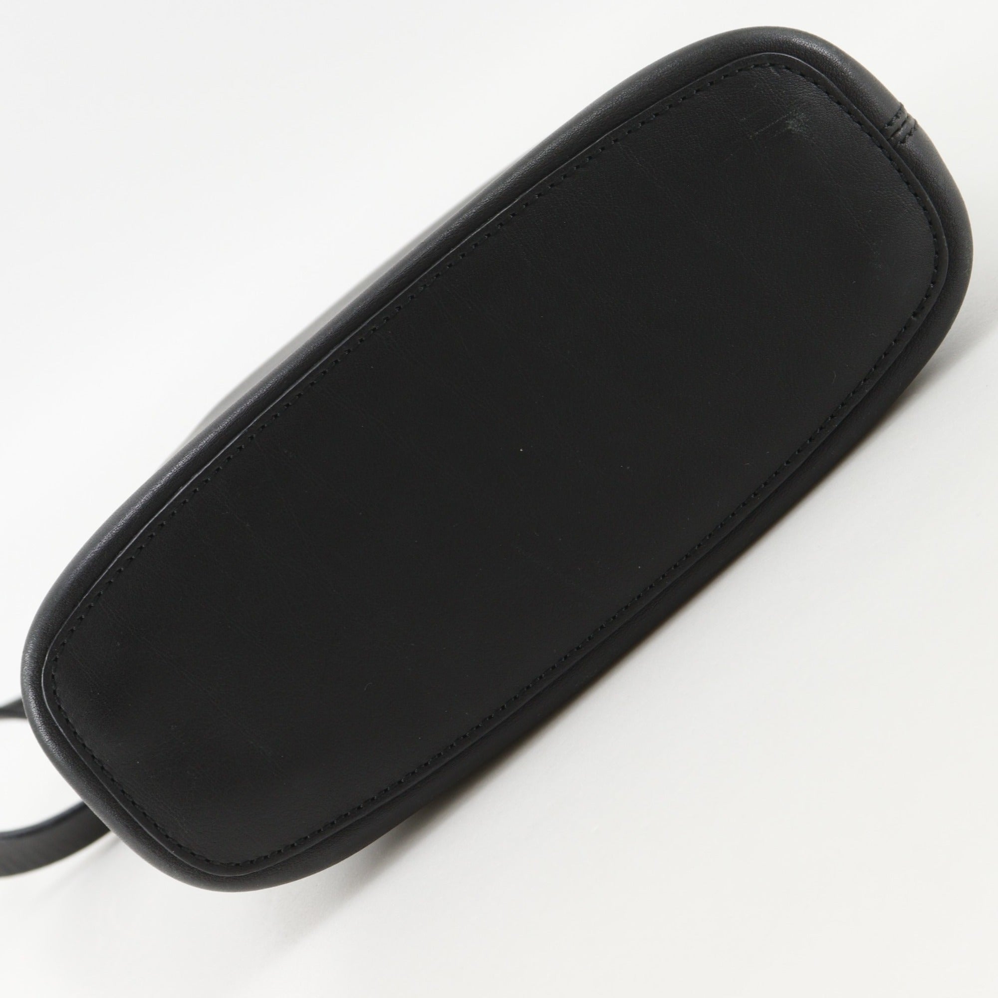 Loewe Black Leather Shoulder Bag (Pre-Owned)