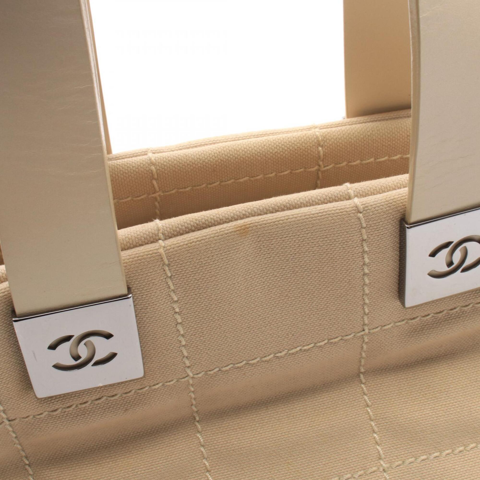 Chanel Chocolate Bar Beige Canvas Leather Handbag (Pre-Owned)