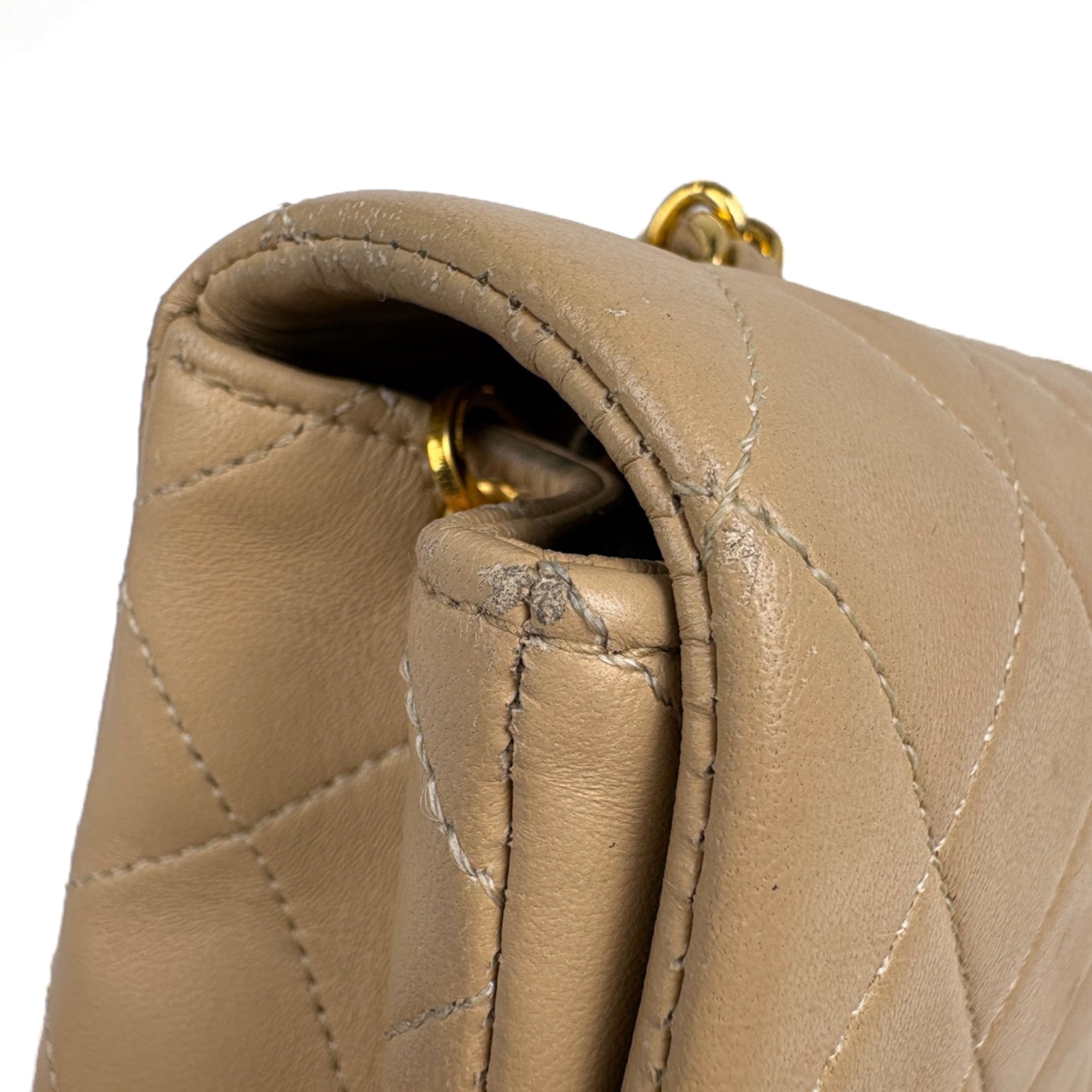Chanel Matelasse Beige Leather Shoulder Bag (Pre-Owned)