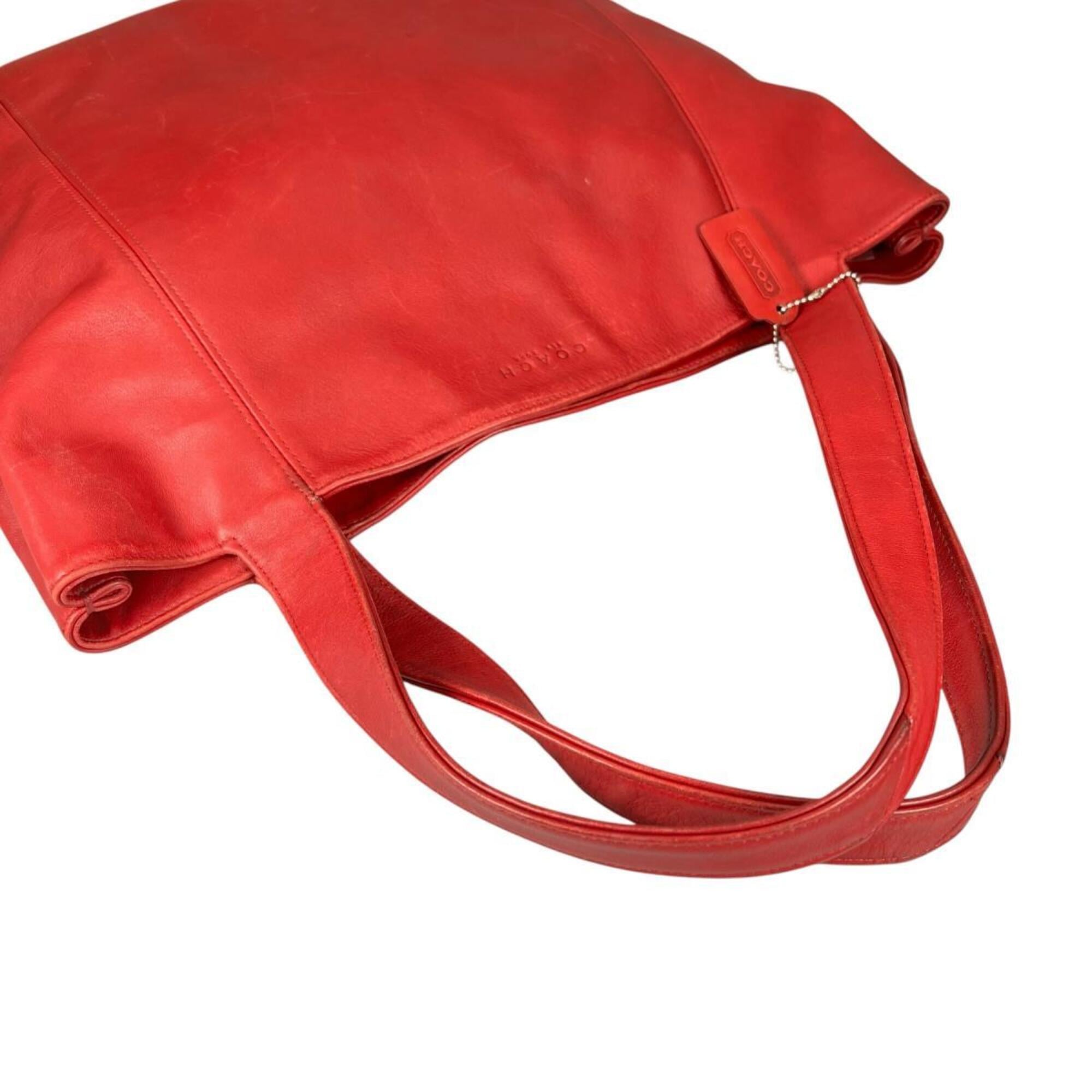 Coach Red Color Leather Handbag Tote Bag (Pre-Owned)