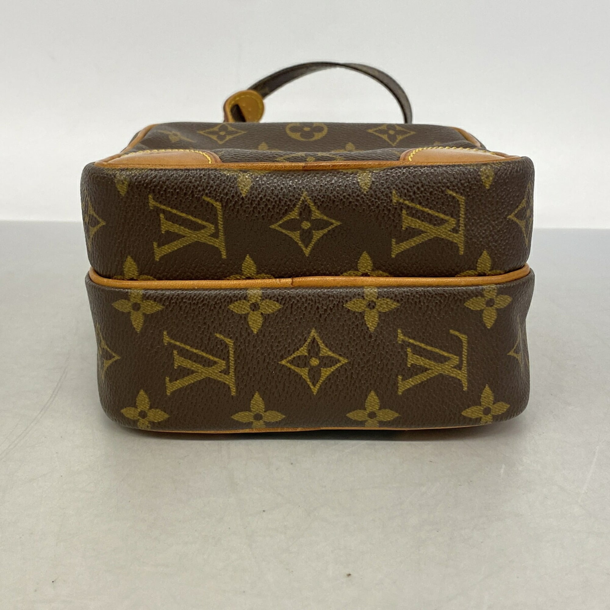 Louis Vuitton Brown Shoulder Bag (Pre-Owned)