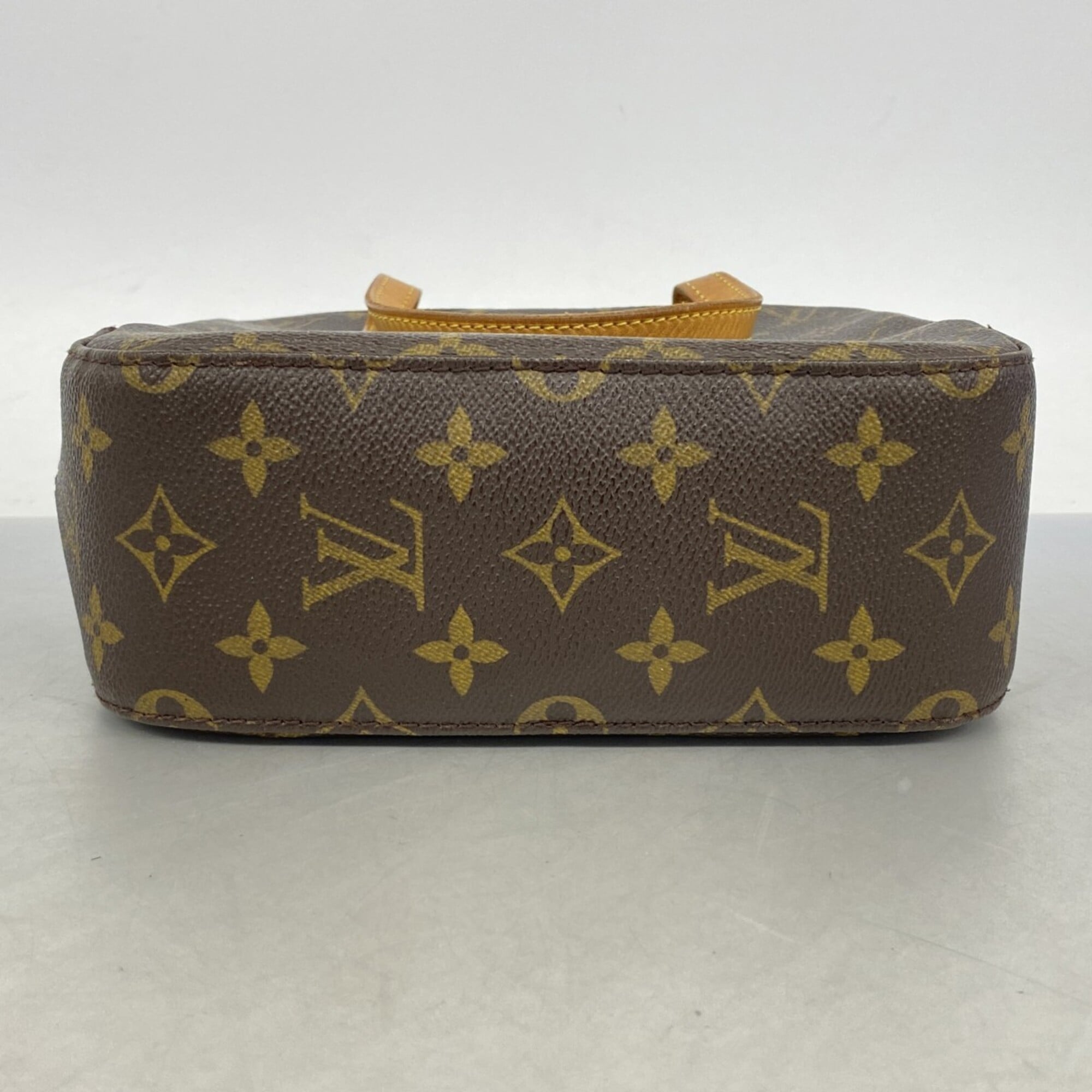 Louis Vuitton Brown Handbag (Pre-Owned)
