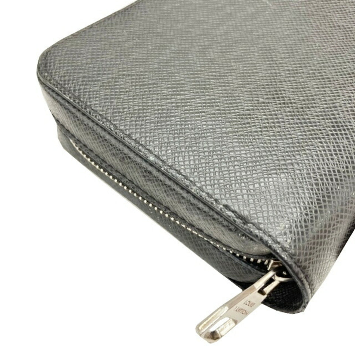 Louis Vuitton Ardoise Taiga Leather Long Wallet (Bi-Fold) (Pre-Owned)