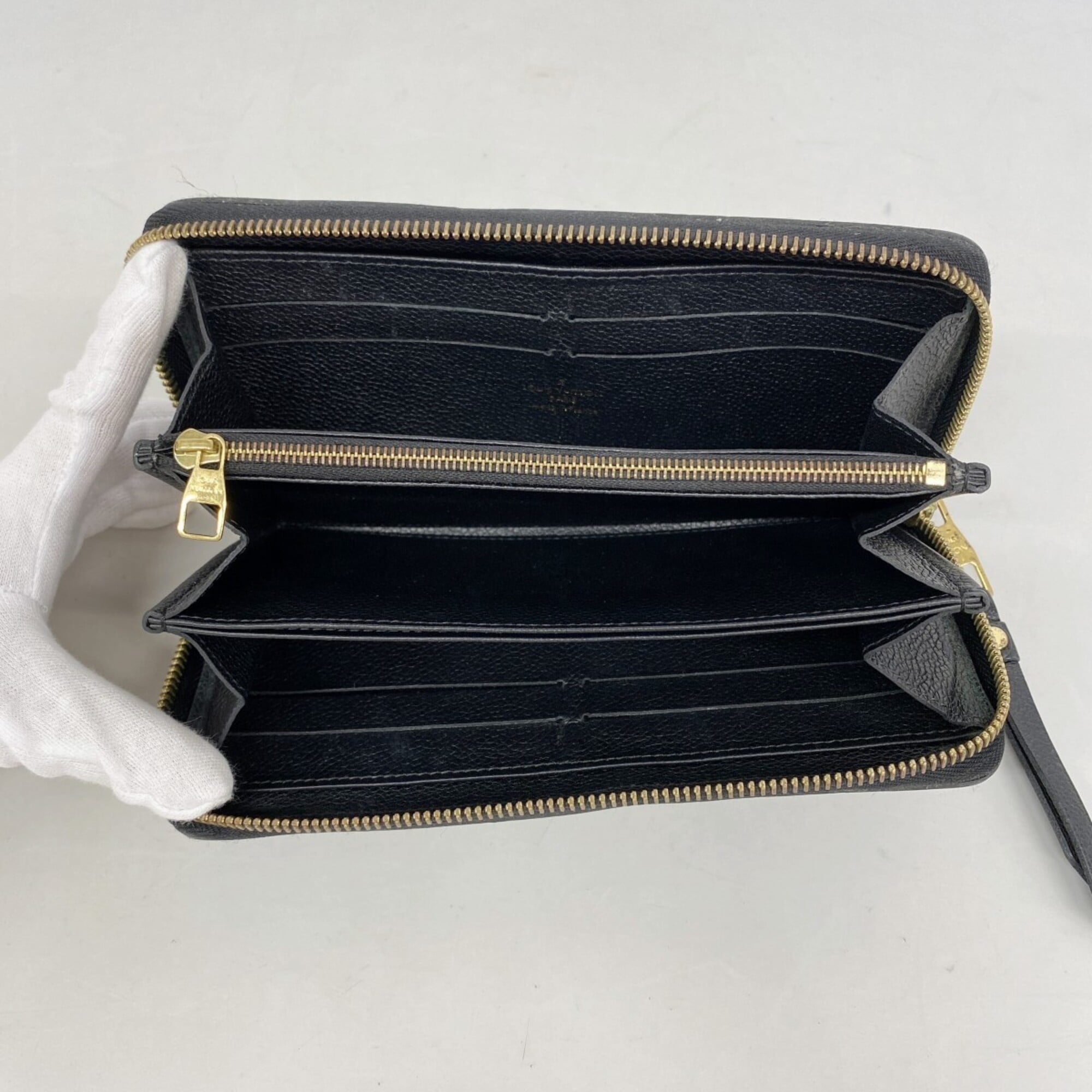 Louis Vuitton Noir Long Wallet (Bi-Fold) (Pre-Owned)