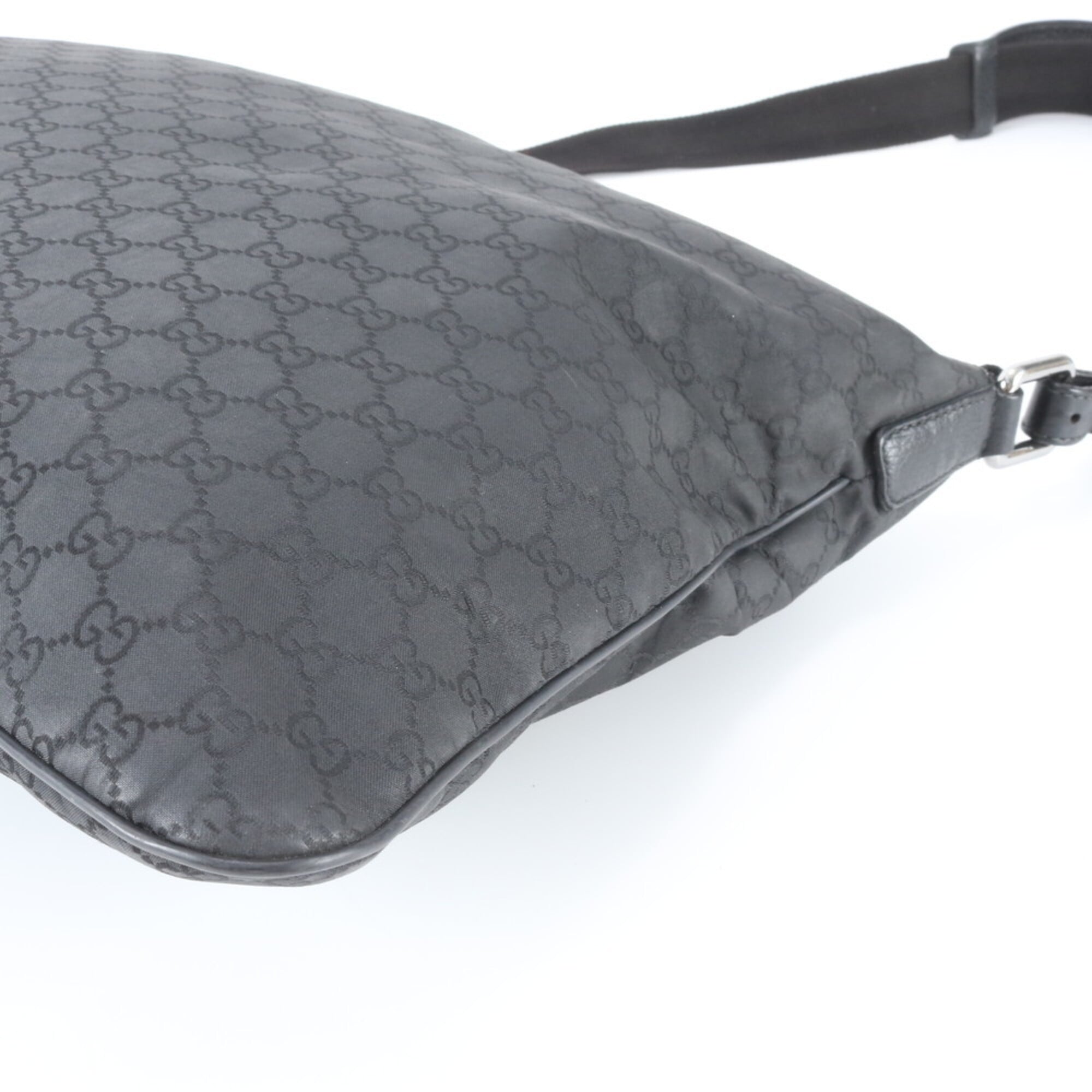 Gucci Black Nylon Leather Messenger Bag Shoulder Bag (Pre-Owned)