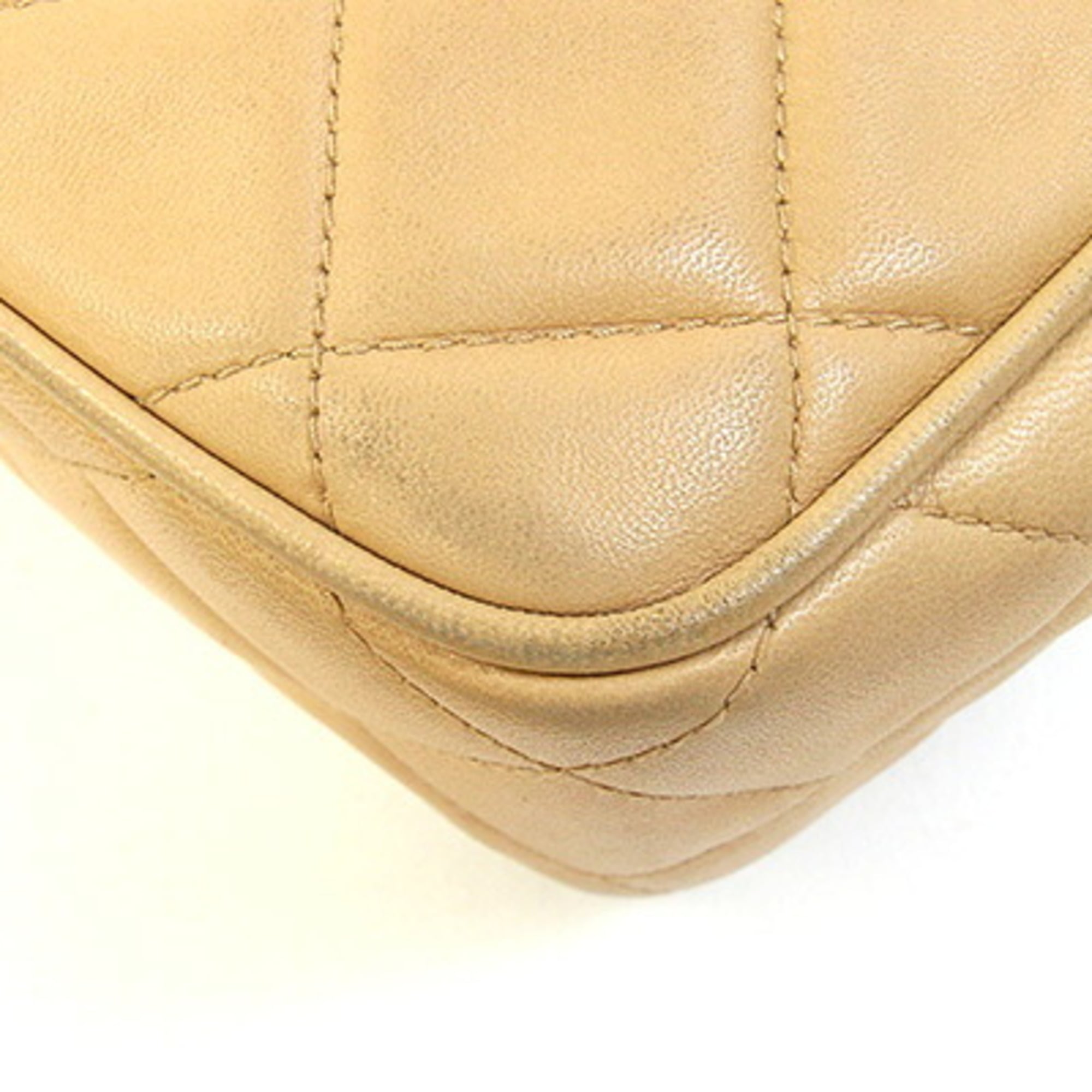 Chanel Beige Leather Handbag (Pre-Owned)