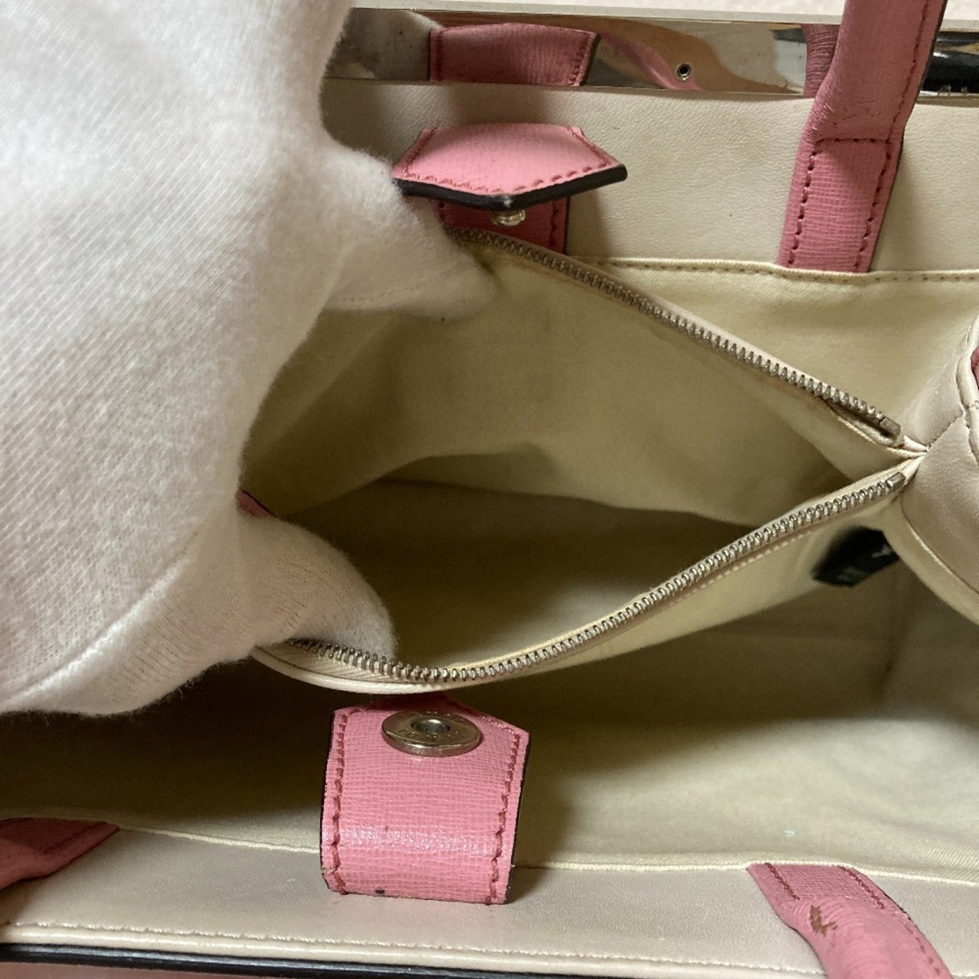 Fendi Pink Leather Handbag (Pre-Owned)