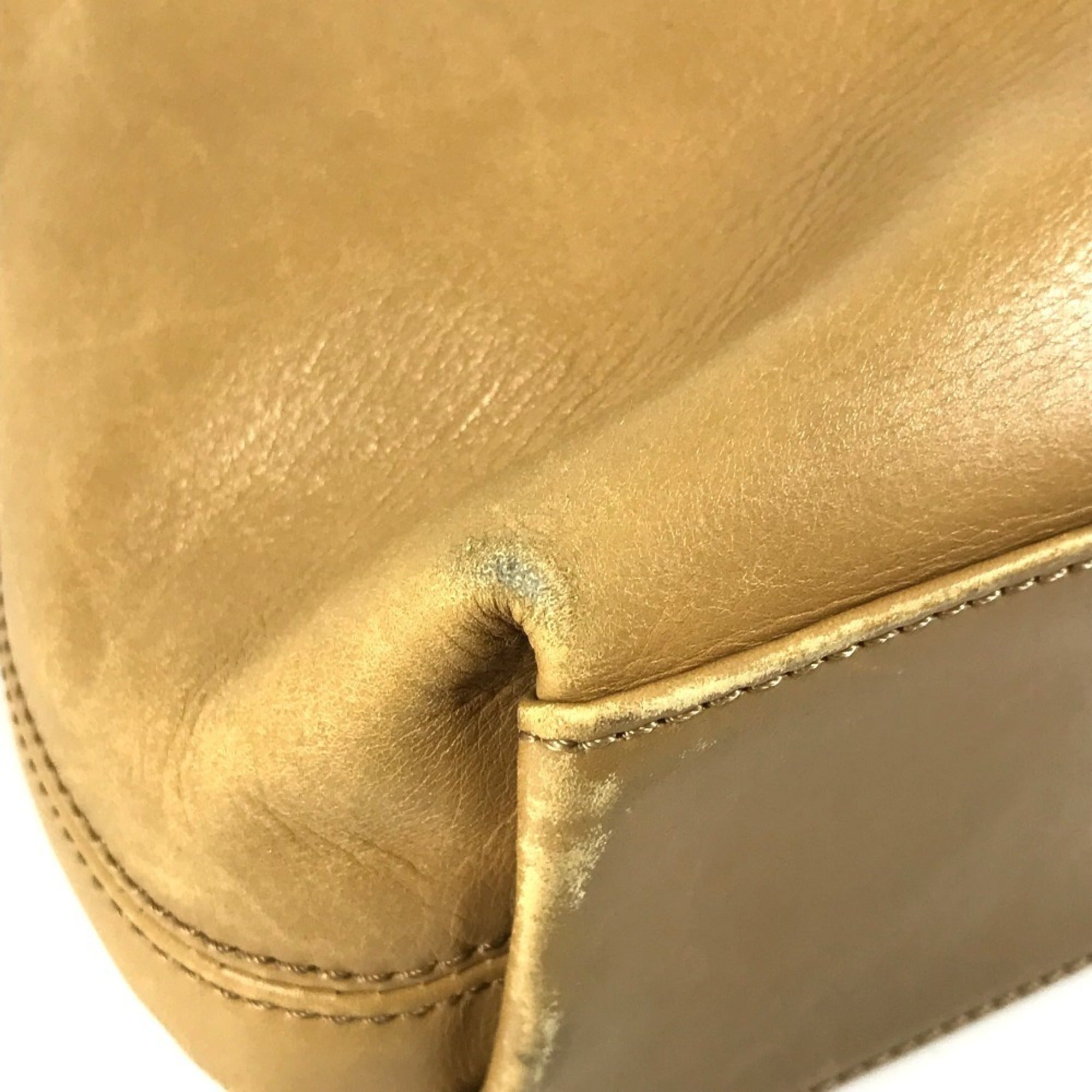 Chanel Beige Leather Handbag Shoulder Bag (Pre-Owned)