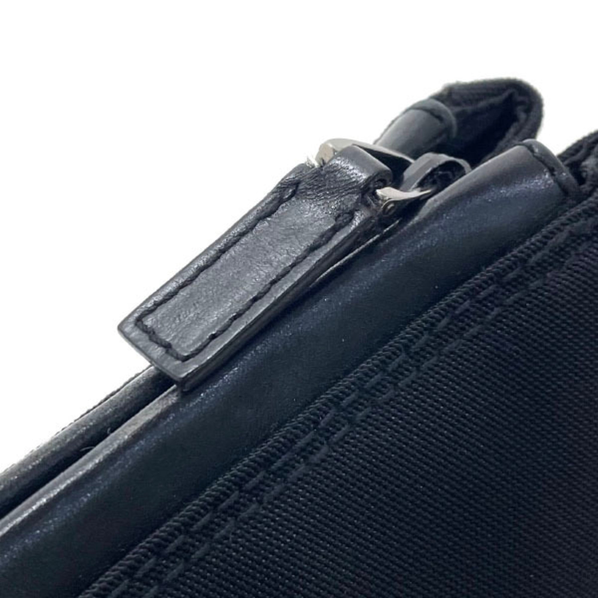 Gucci Black Nylon Leather Clutch Bag (Pre-Owned)