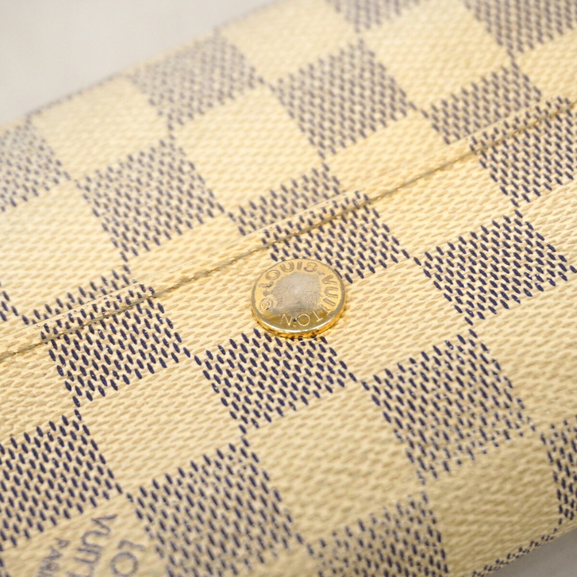 Louis Vuitton White Wallet (Tri-Fold) (Pre-Owned)