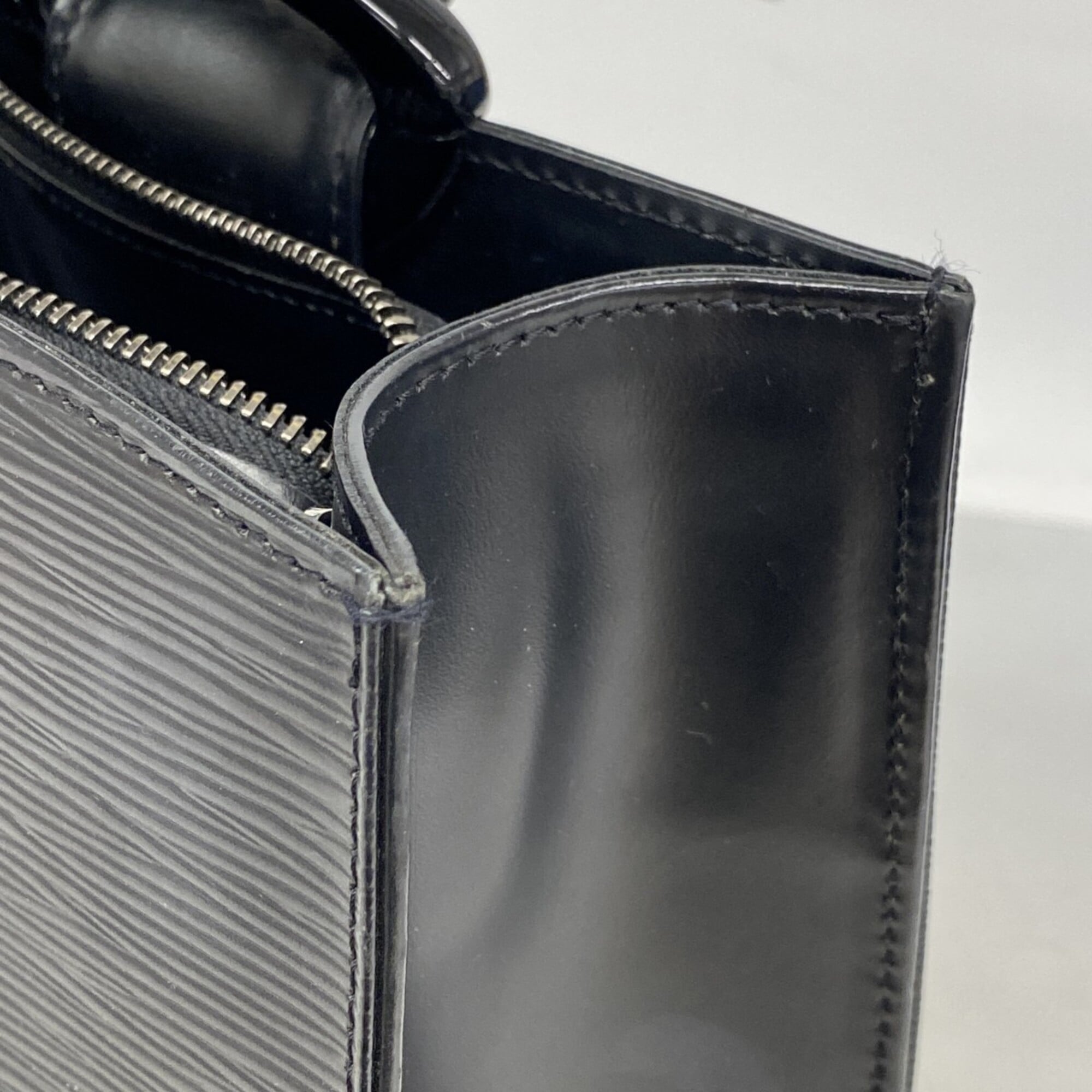 Louis Vuitton Noir Tote Bag (Pre-Owned)