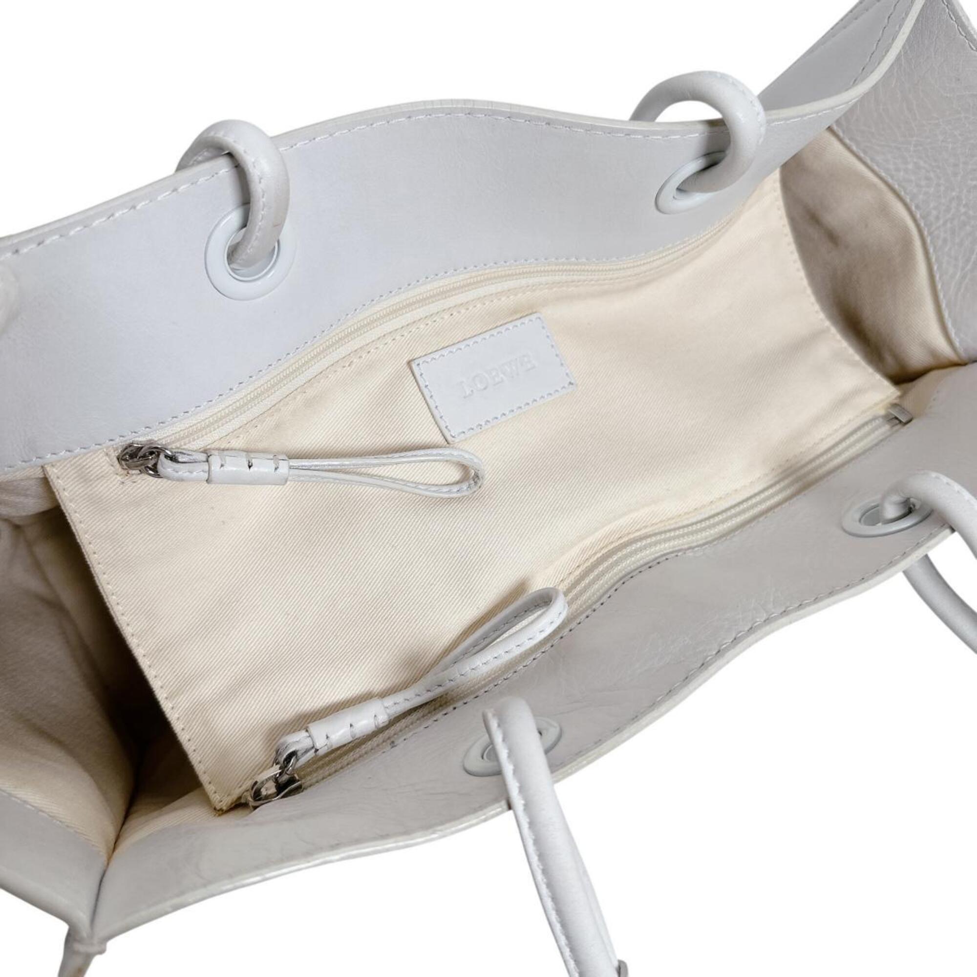 Loewe White Leather Shoulder Bag Tote Bag (Pre-Owned)