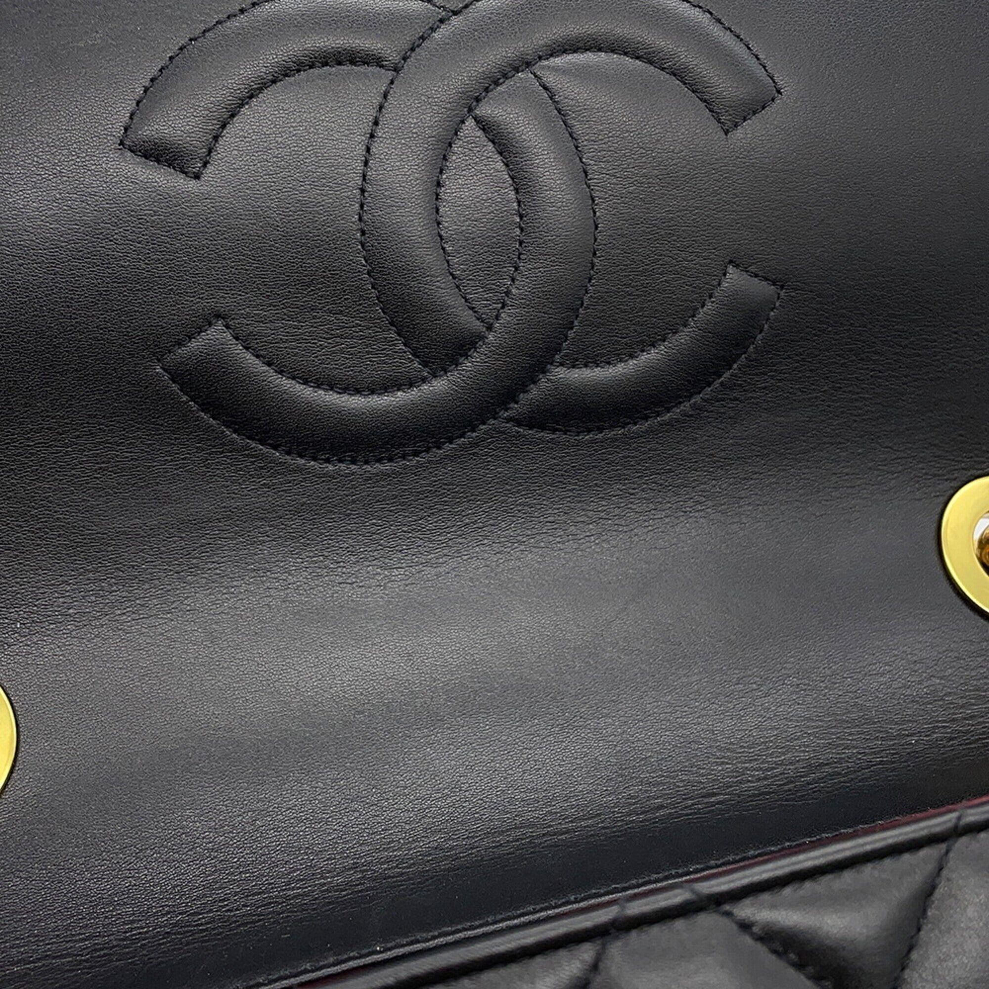 Chanel Black Leather Handbag Shoulder Bag (Pre-Owned)