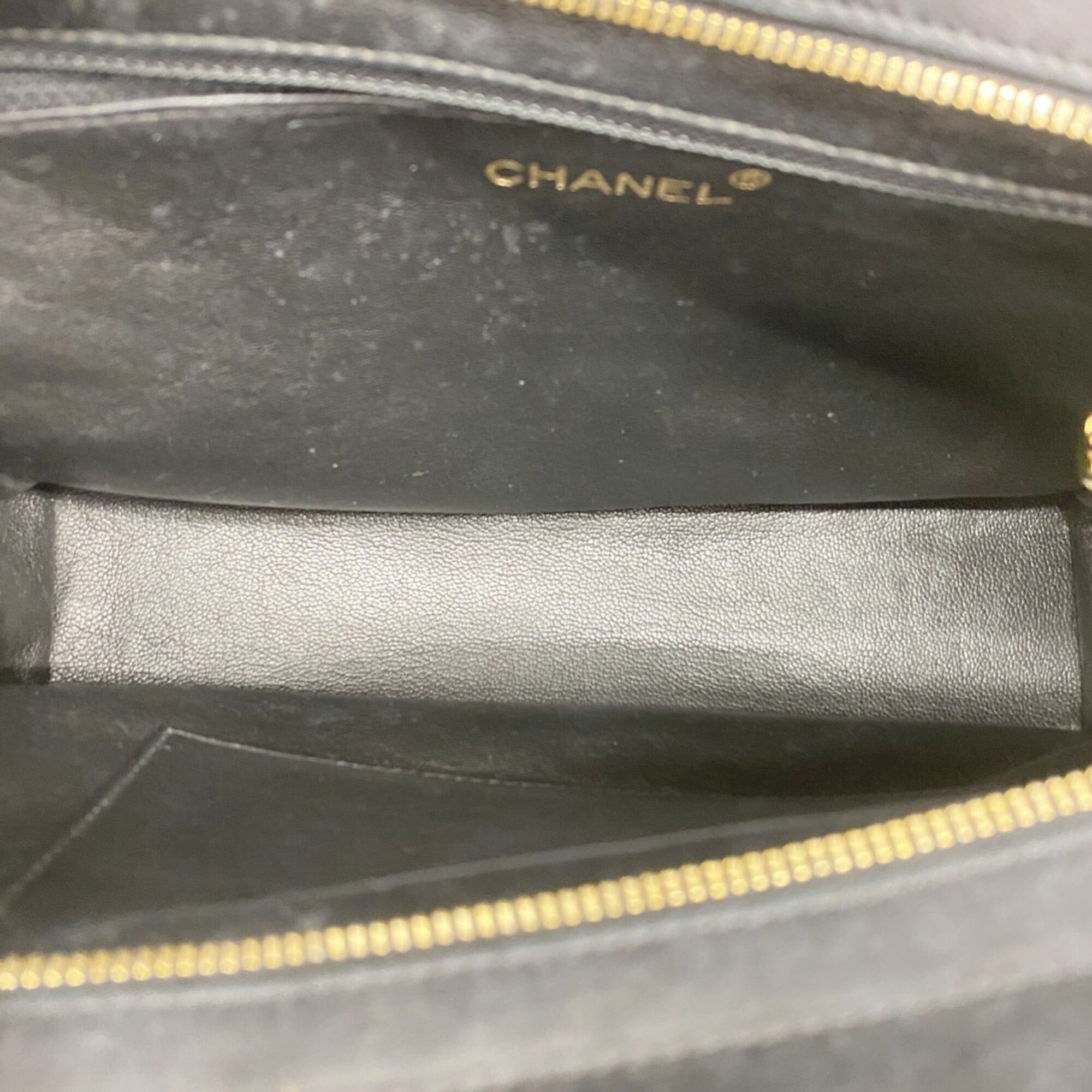 Chanel Black Leather Tote Bag (Pre-Owned)