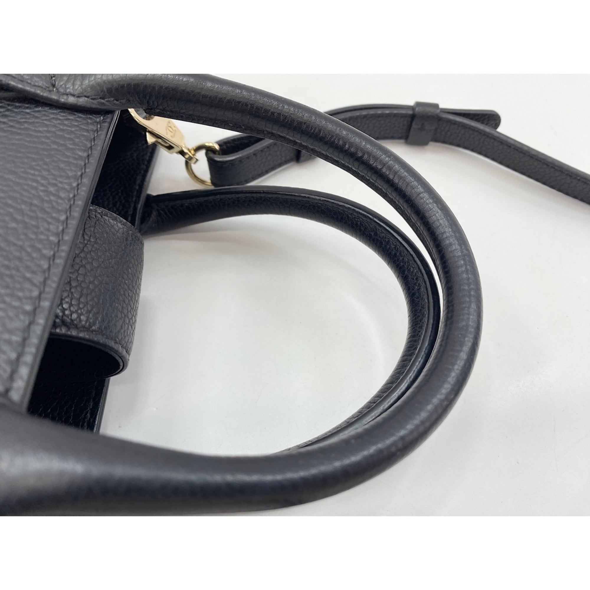 Chanel Black Handbag (Pre-Owned)
