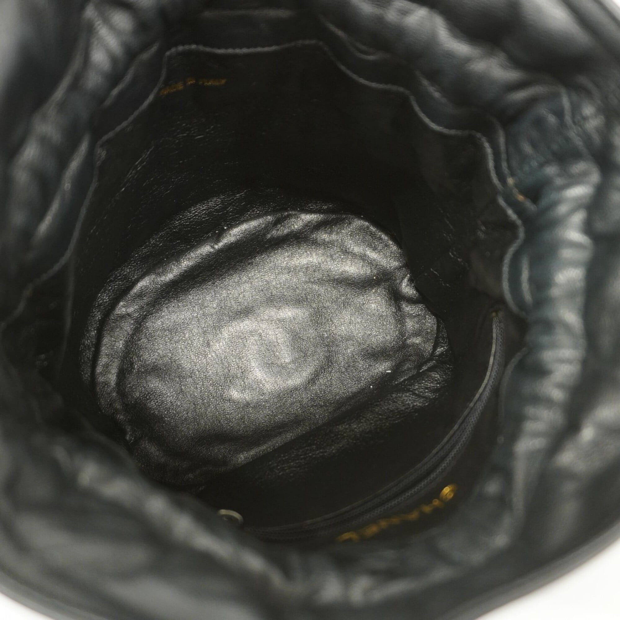 Chanel Black Leather Shoulder Bag (Pre-Owned)