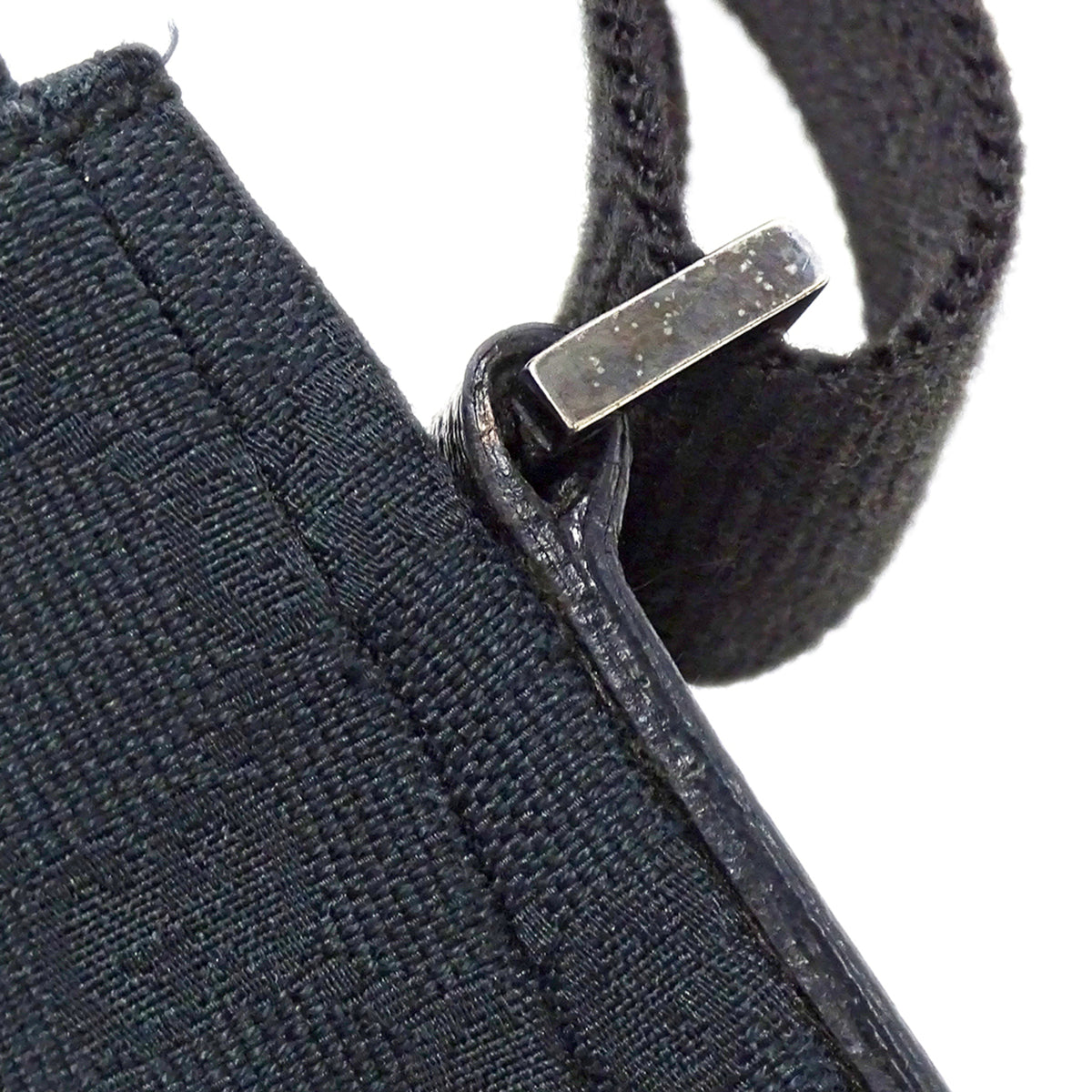 Gucci Black Gg Canvas Handbag Shoulder Bag (Pre-Owned)