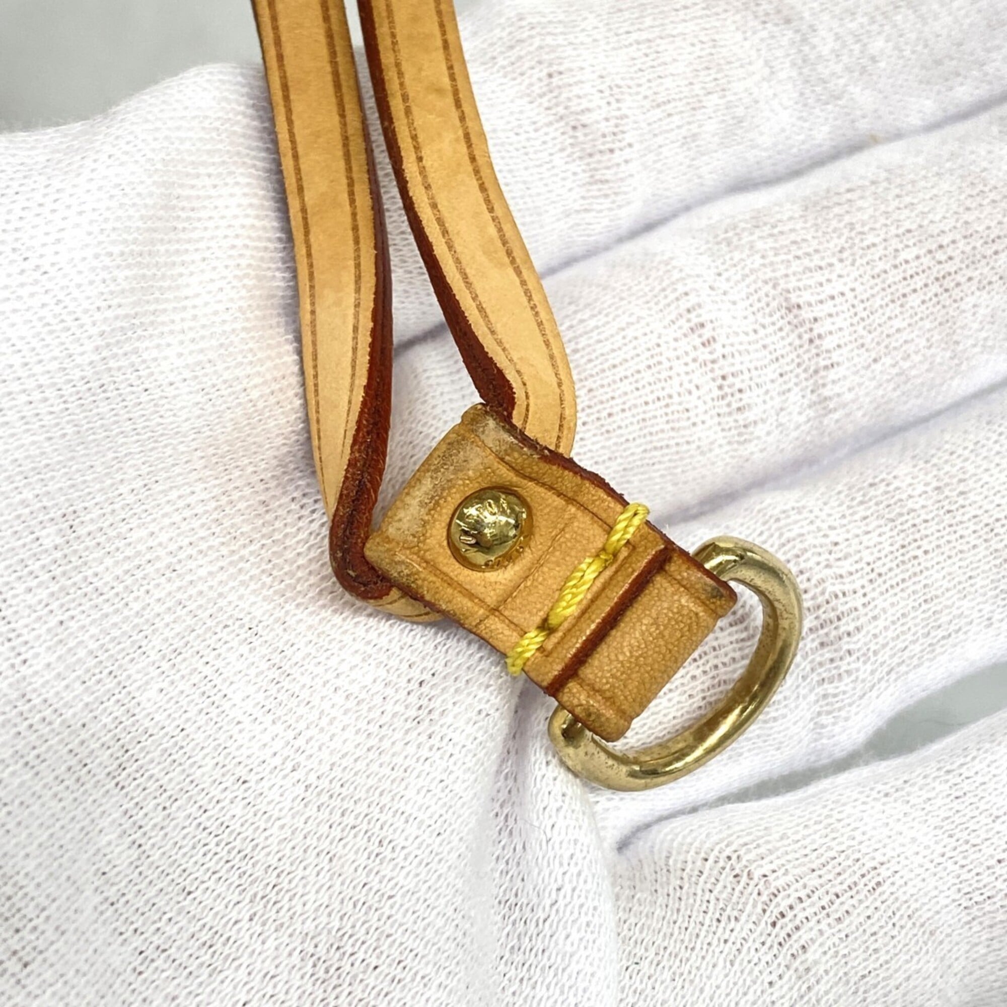 Louis Vuitton White Tote Bag (Pre-Owned)