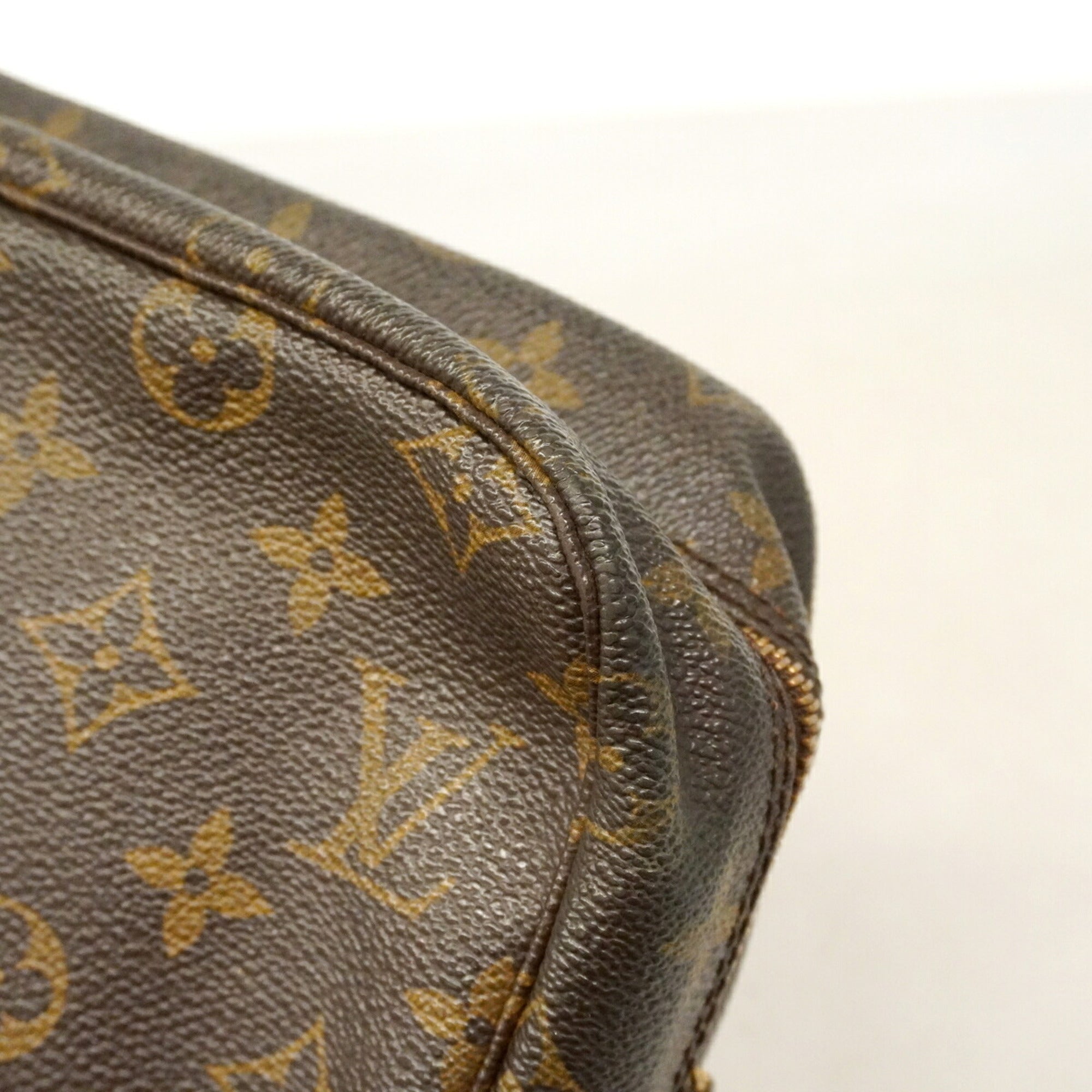 Louis Vuitton Brown Pouch (Pre-Owned)