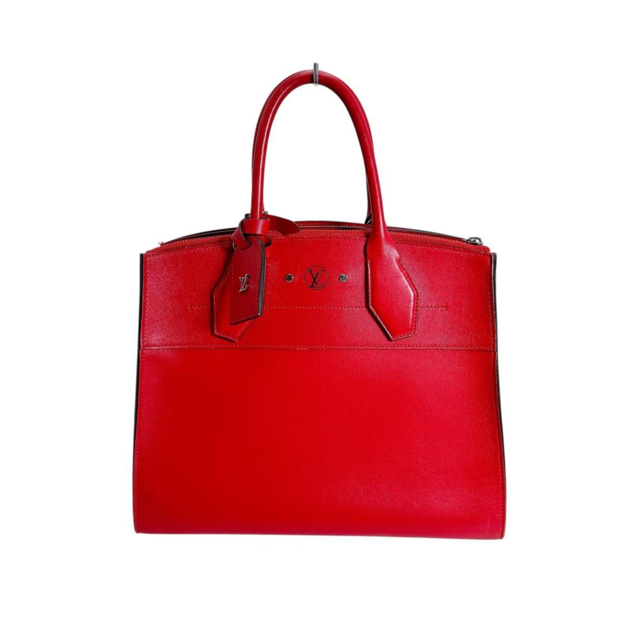 Louis Vuitton Red Color Leather Handbag (Pre-Owned)