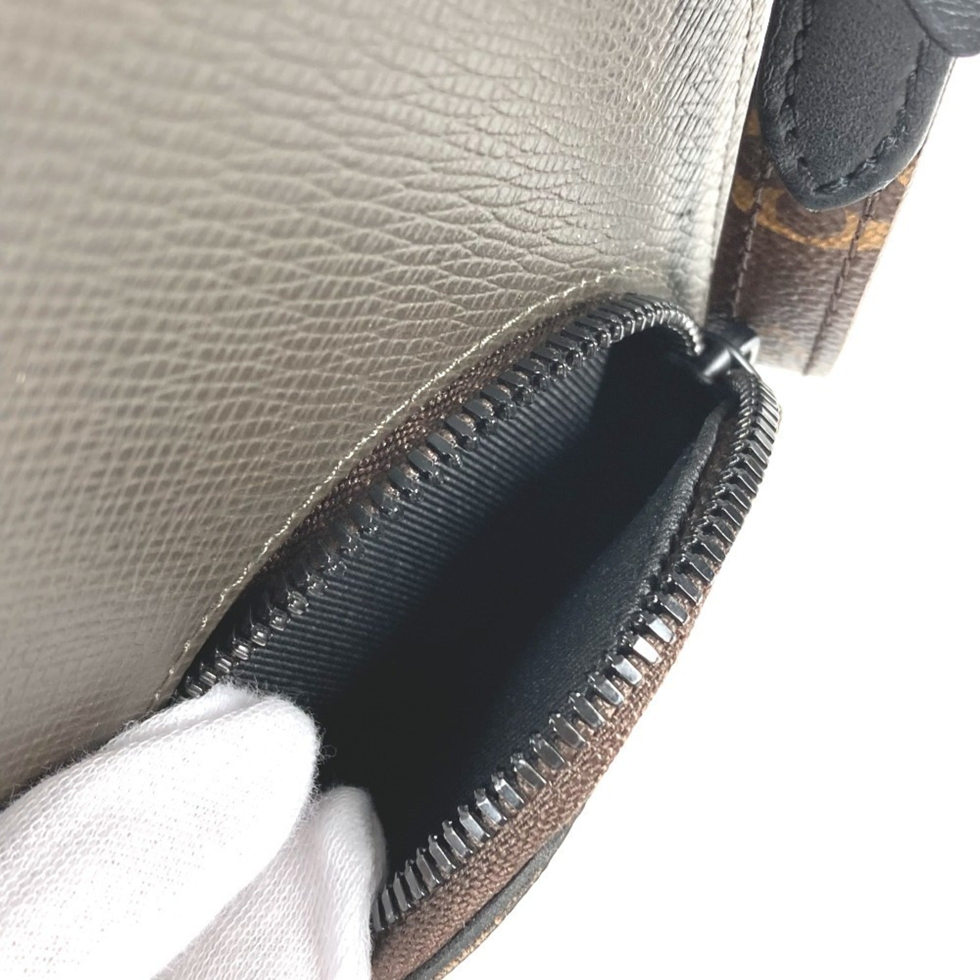 Louis Vuitton Brown Gray Taiga Leather Monogram Pochette Shoulder Bag (Pre-Owned)