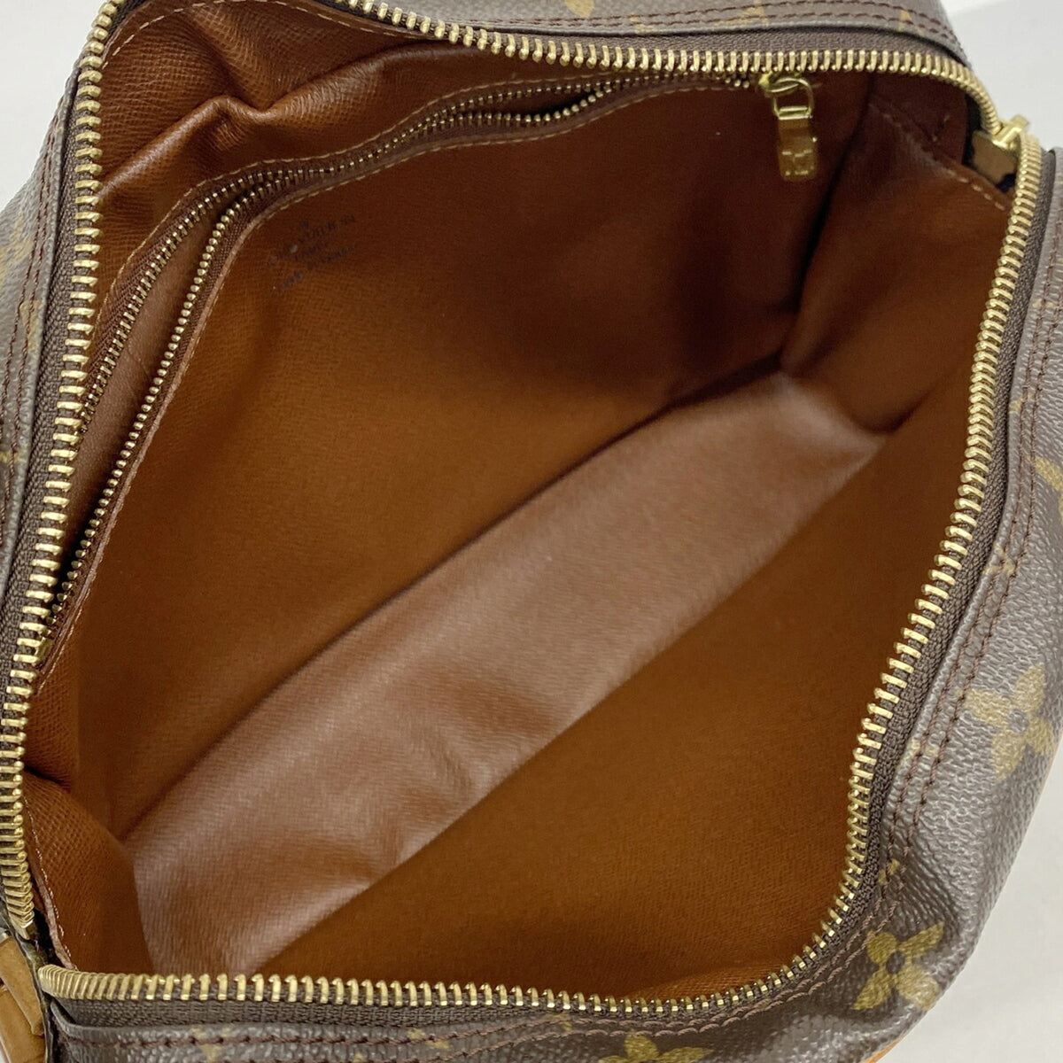 Louis Vuitton Brown Shoulder Bag (Pre-Owned)