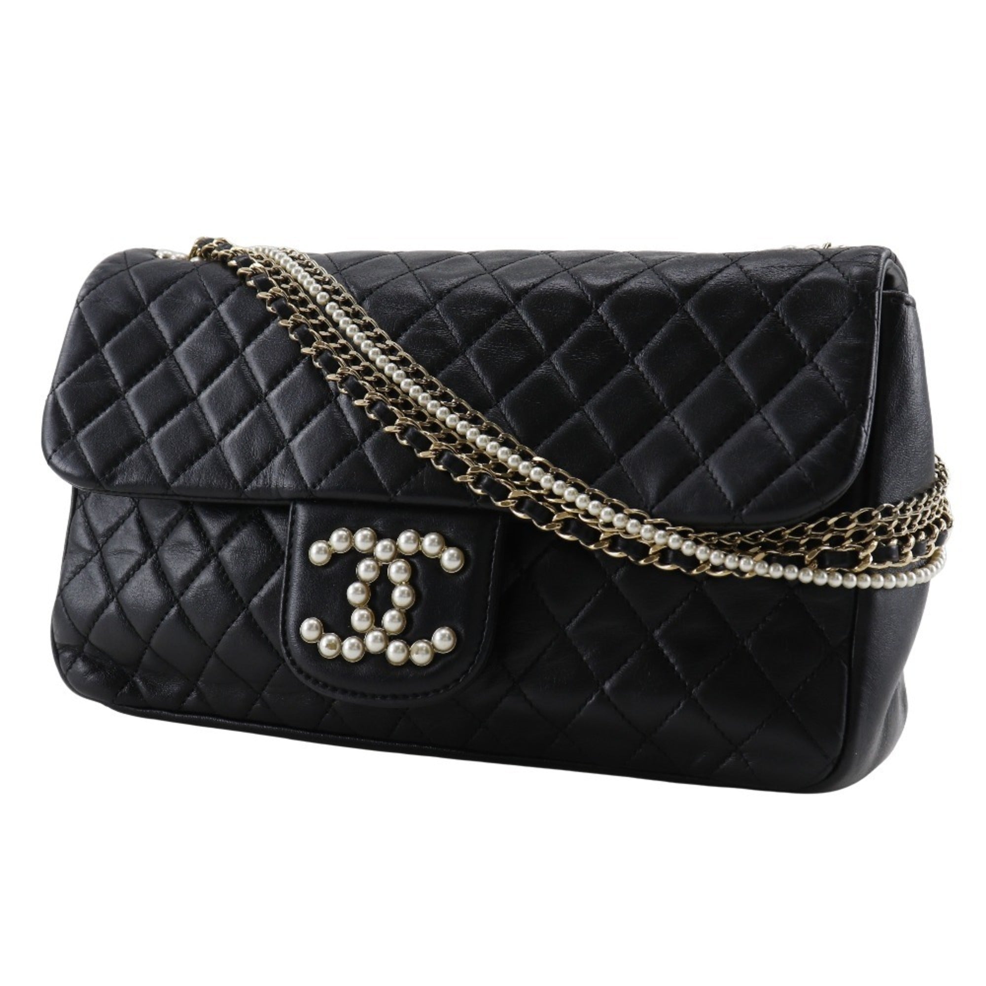 Chanel Matelasse Black Leather Shoulder Bag (Pre-Owned)