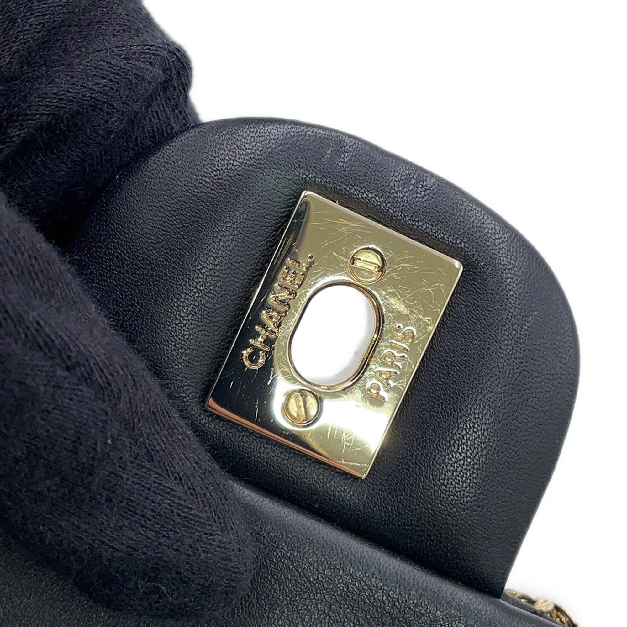 Chanel Matelasse Black Leather Handbag Shoulder Bag (Pre-Owned)