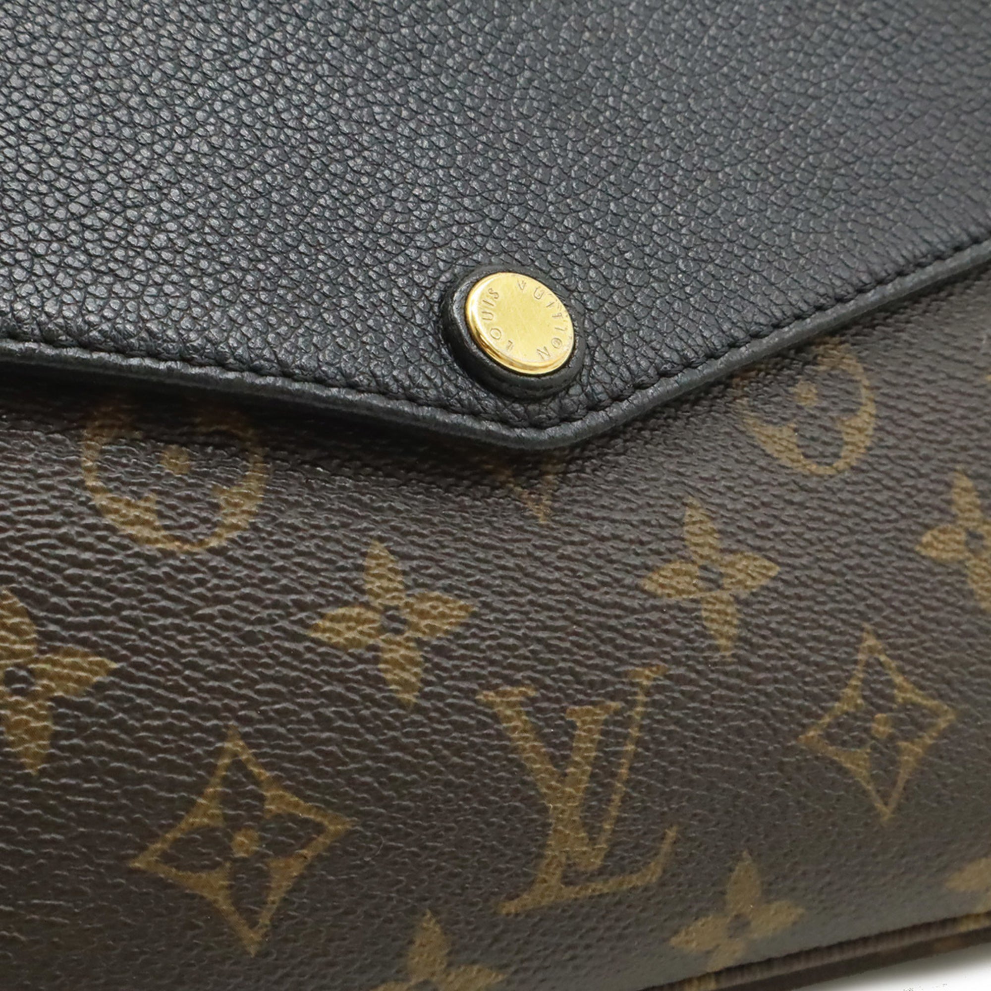 Louis Vuitton Monogram Black Noir Monogram Leather Pochette Shoulder Bag (Pre-Owned)