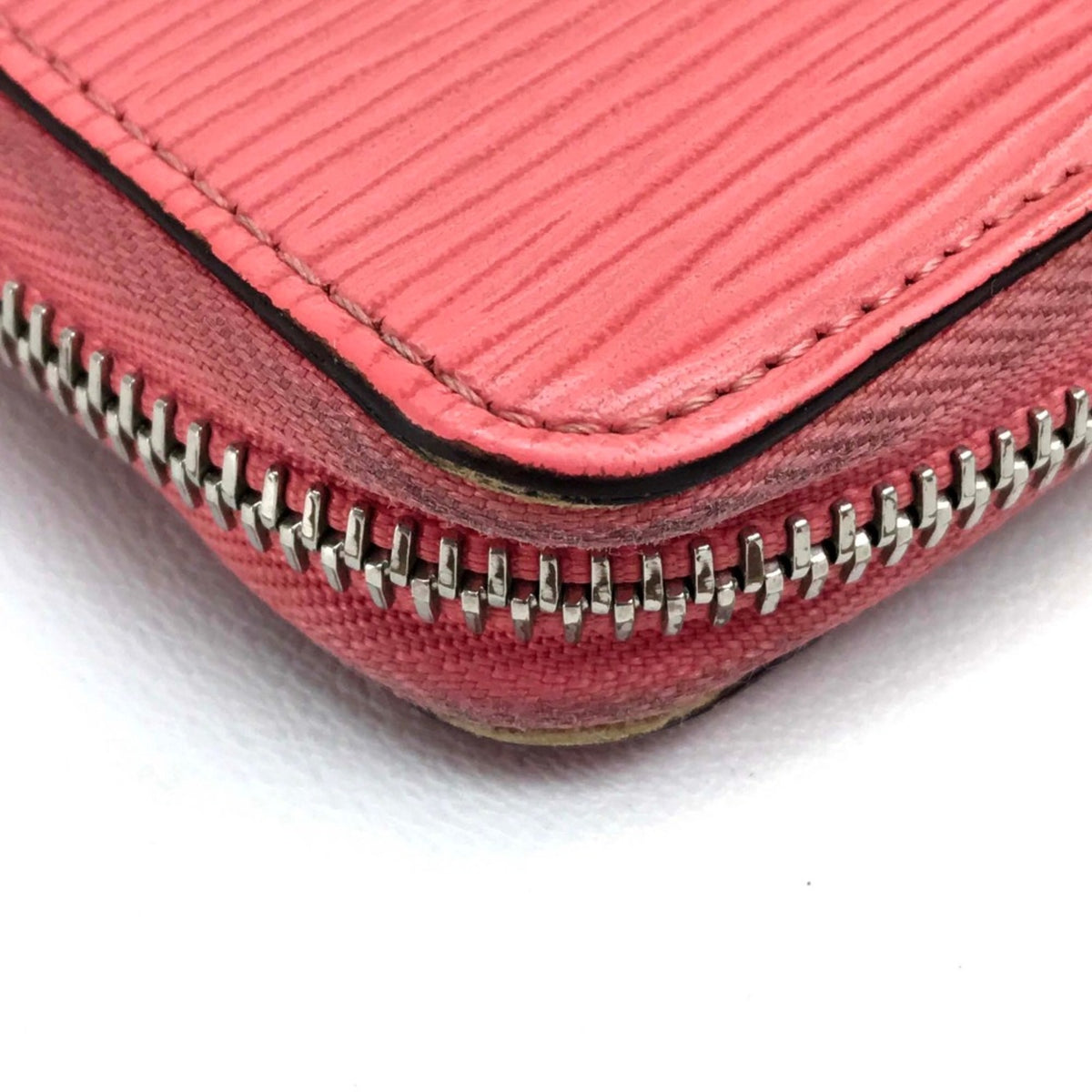 Louis Vuitton Pink Leather Long Wallet (Bi-Fold) (Pre-Owned)
