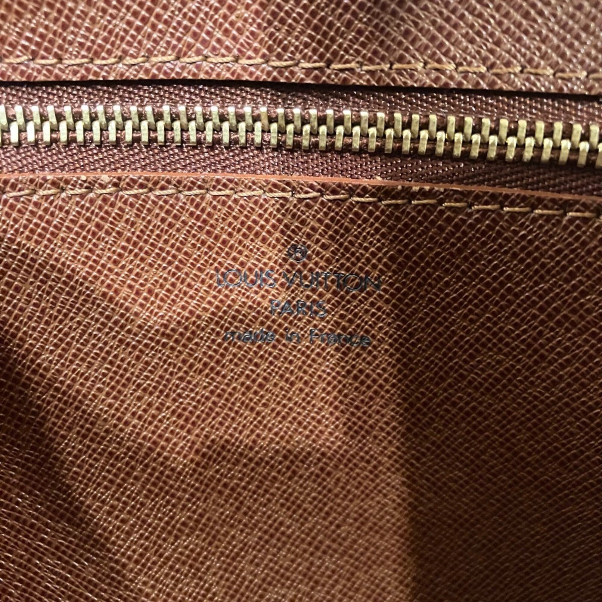 Louis Vuitton Brown Shoulder Bag (Pre-Owned)