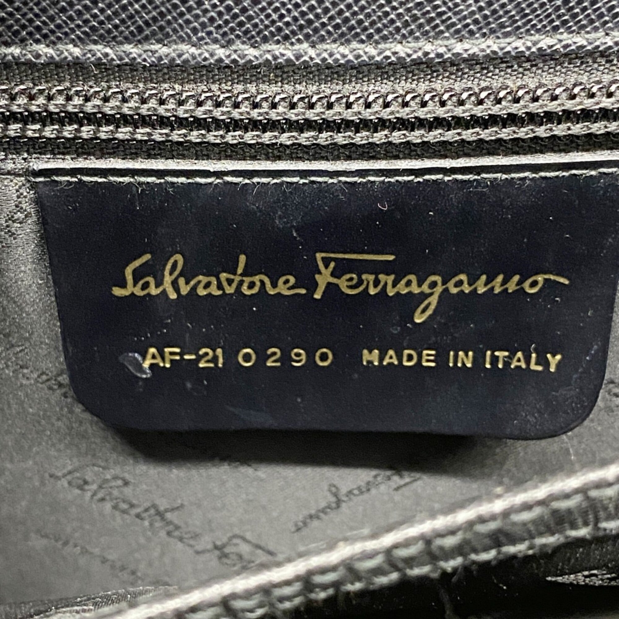 Salvatore Ferragamo Black Leather Handbag (Pre-Owned)