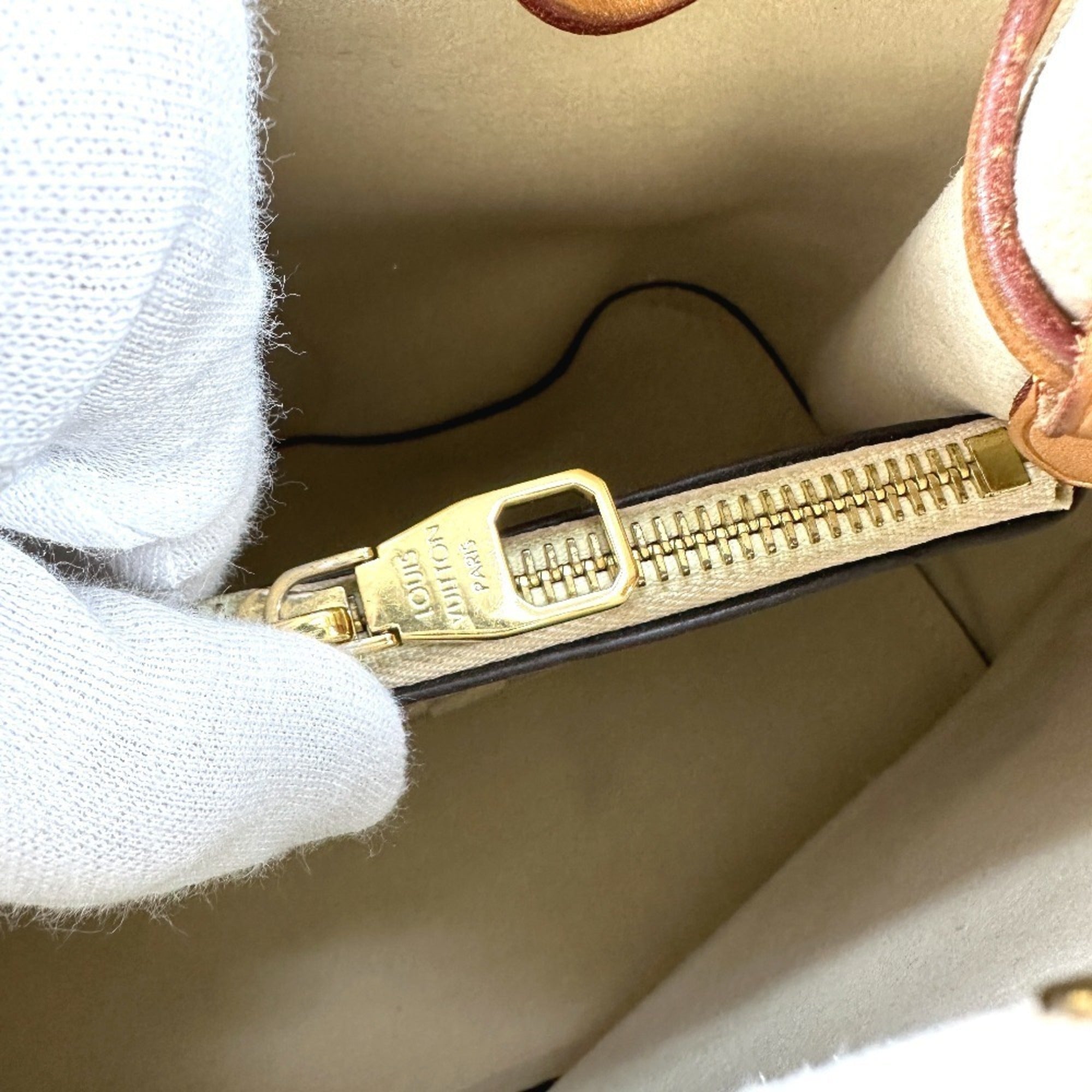 Louis Vuitton White Damier Azur Canvas Shoulder Bag (Pre-Owned)