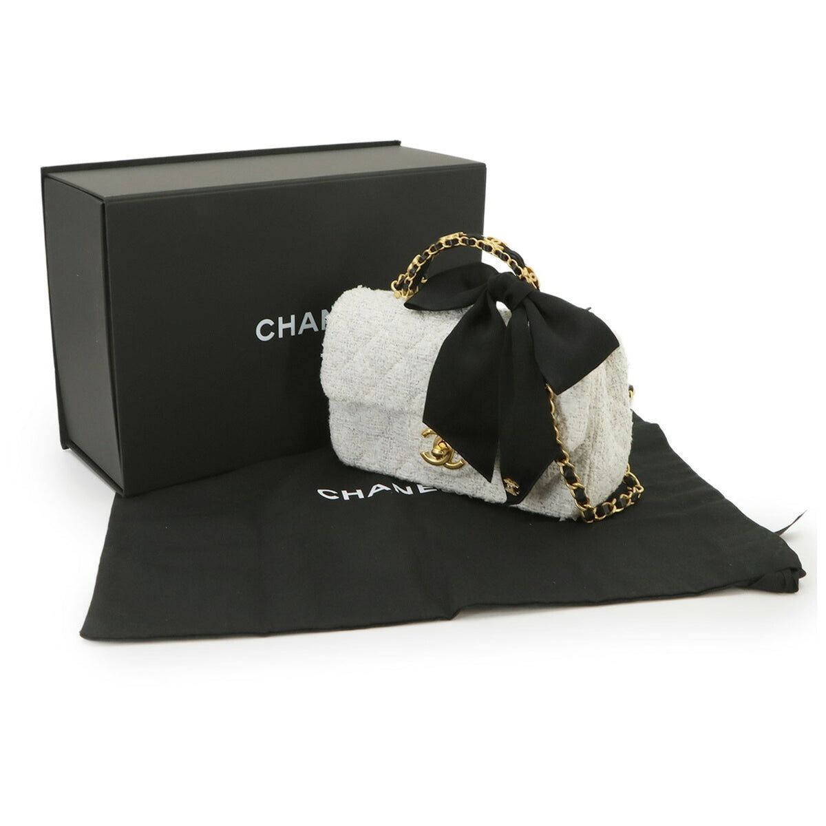 Chanel White Tweed Handbag Shoulder Bag (Pre-Owned)