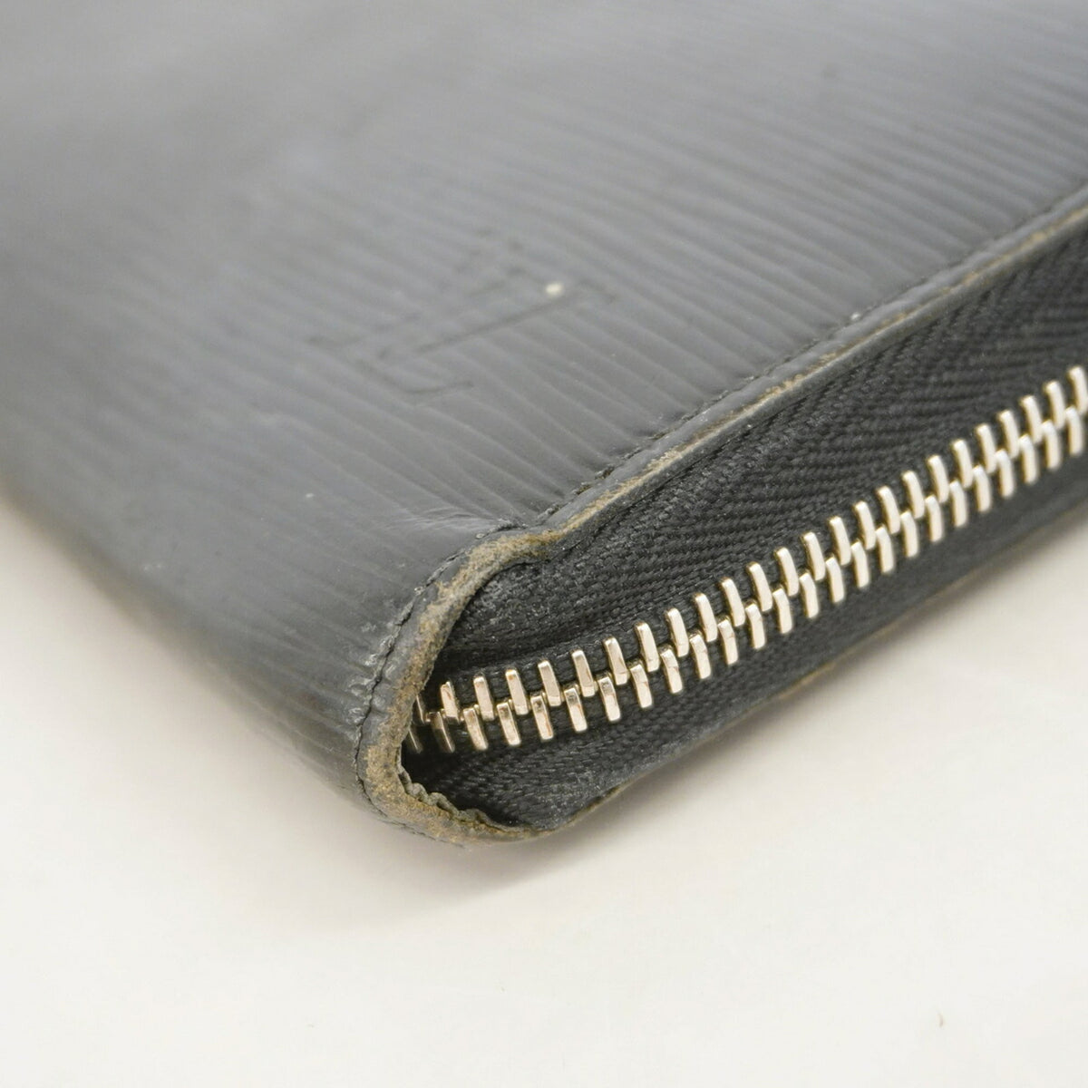 Louis Vuitton Noir Long Wallet (Bi-Fold) (Pre-Owned)