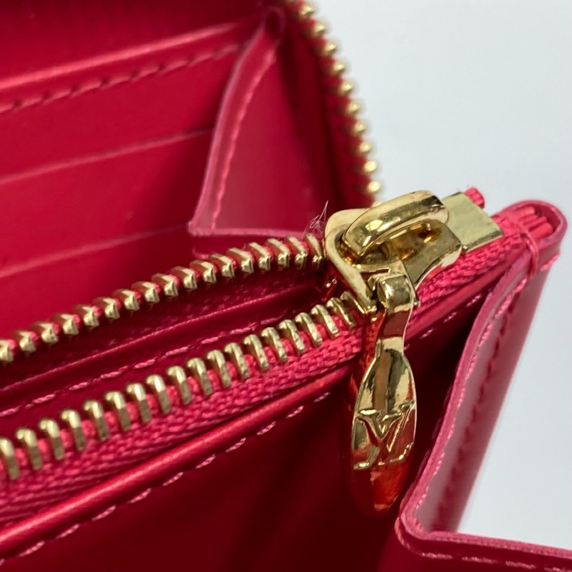 Louis Vuitton Monogram Vernis Pink Monogram Vernis Long Wallet (Bi-Fold) (Pre-Owned)
