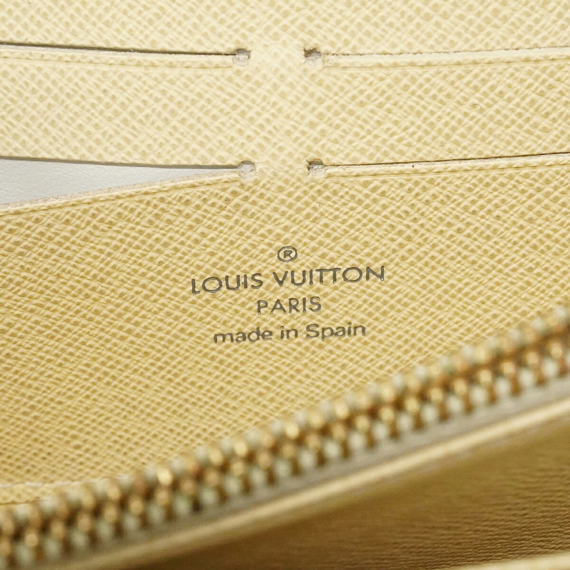 Louis Vuitton White Long Wallet (Bi-Fold) (Pre-Owned)