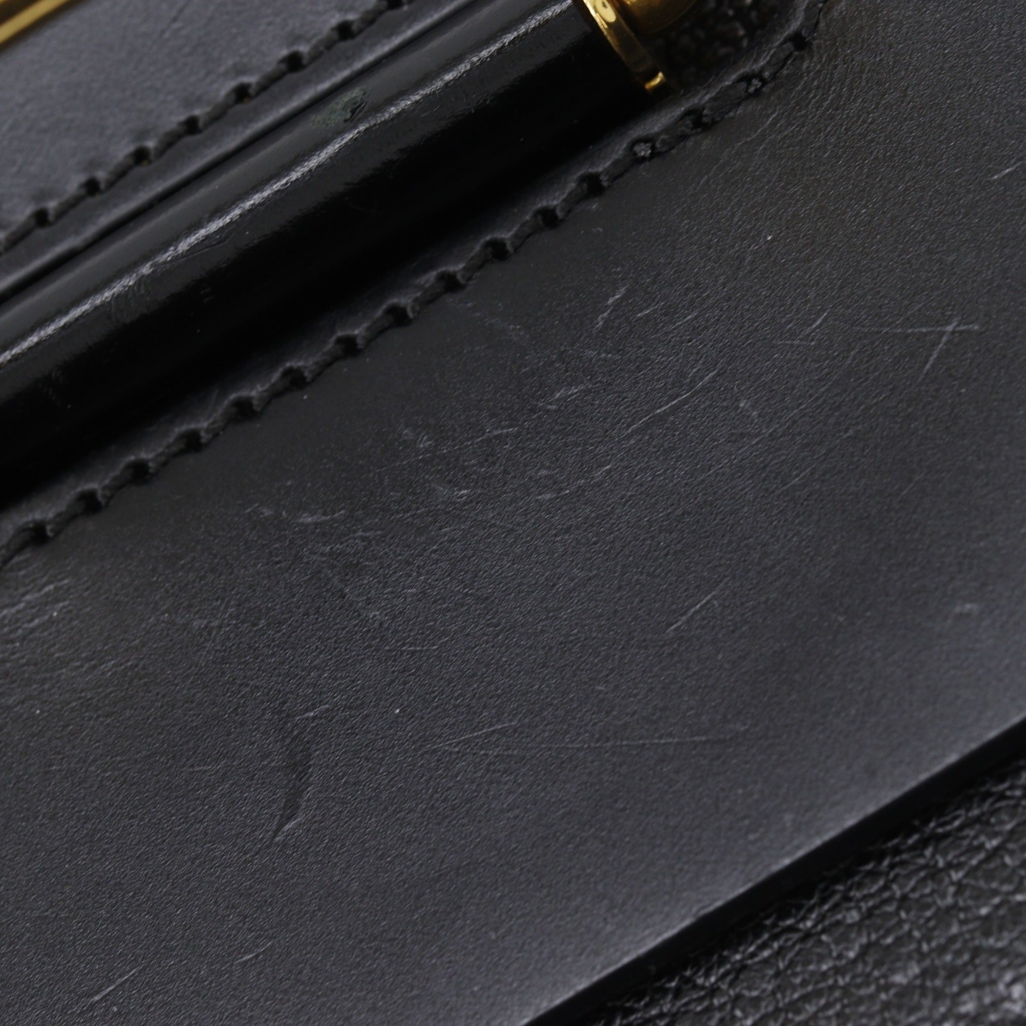 Burberry Black Leather Shoulder Bag (Pre-Owned)