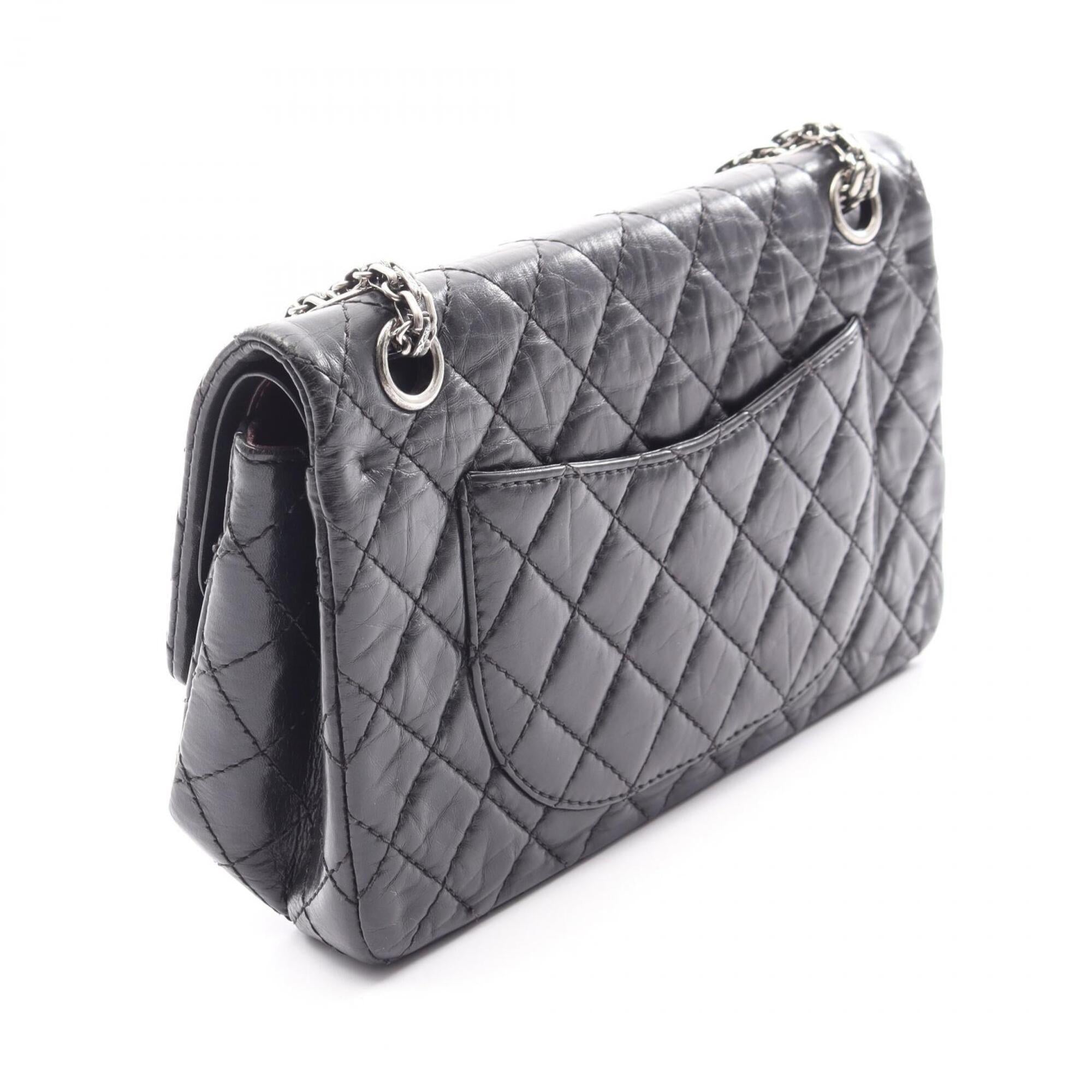 Chanel Black Leather Shoulder Bag (Pre-Owned)