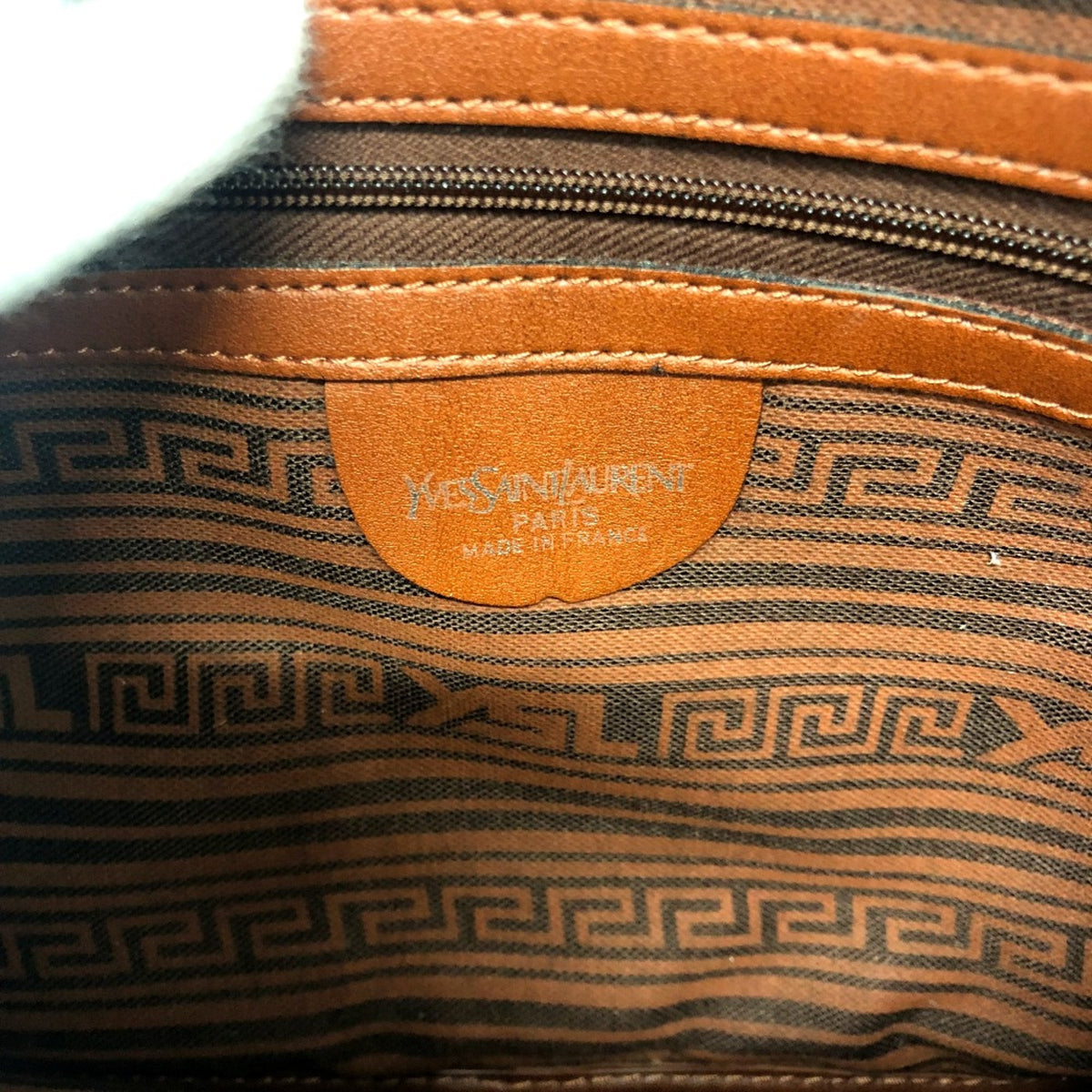 Yves Saint Laurent Red Other Shoulder Bag (Pre-Owned)