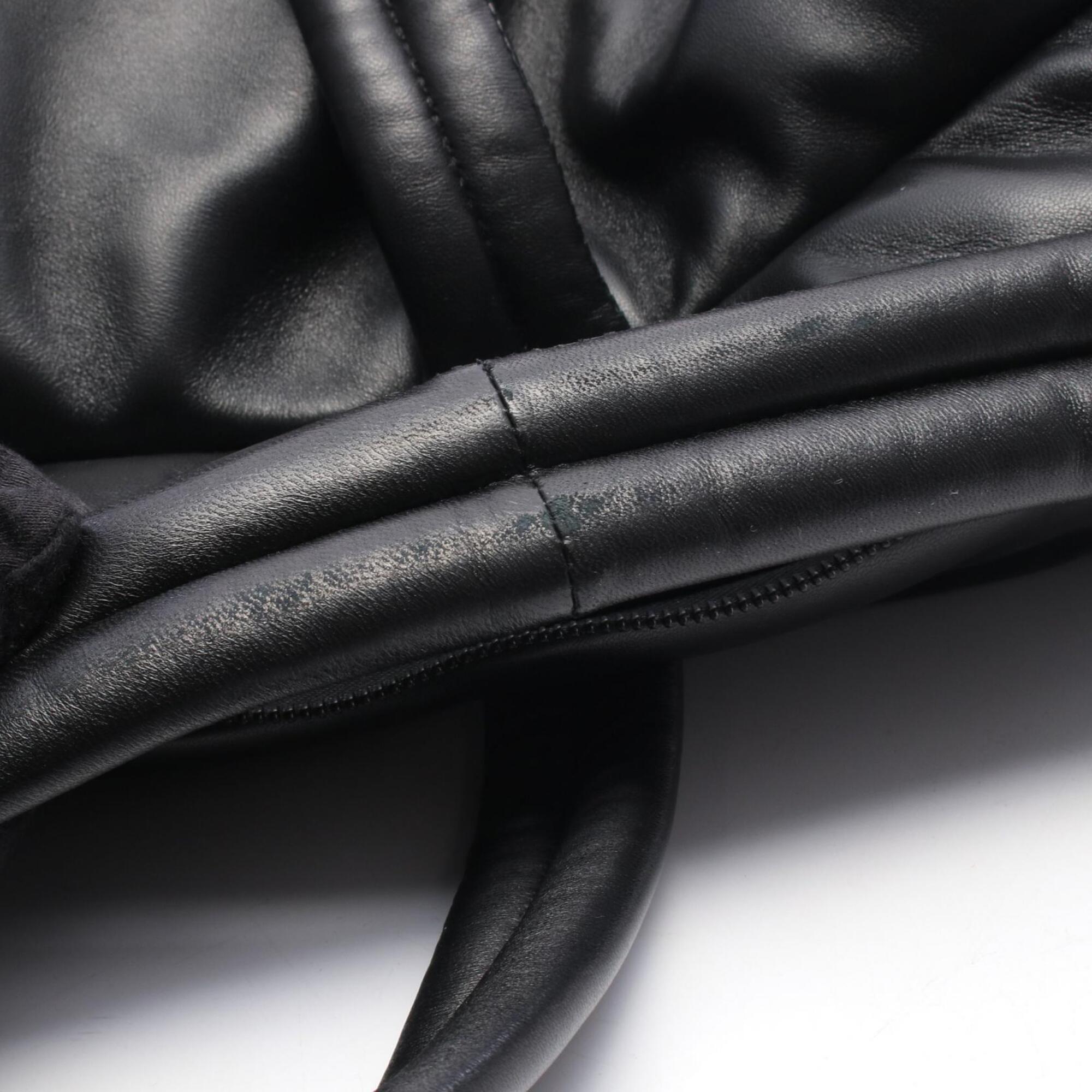 Saint Laurent Black Leather Boston Bag Handbag (Pre-Owned)