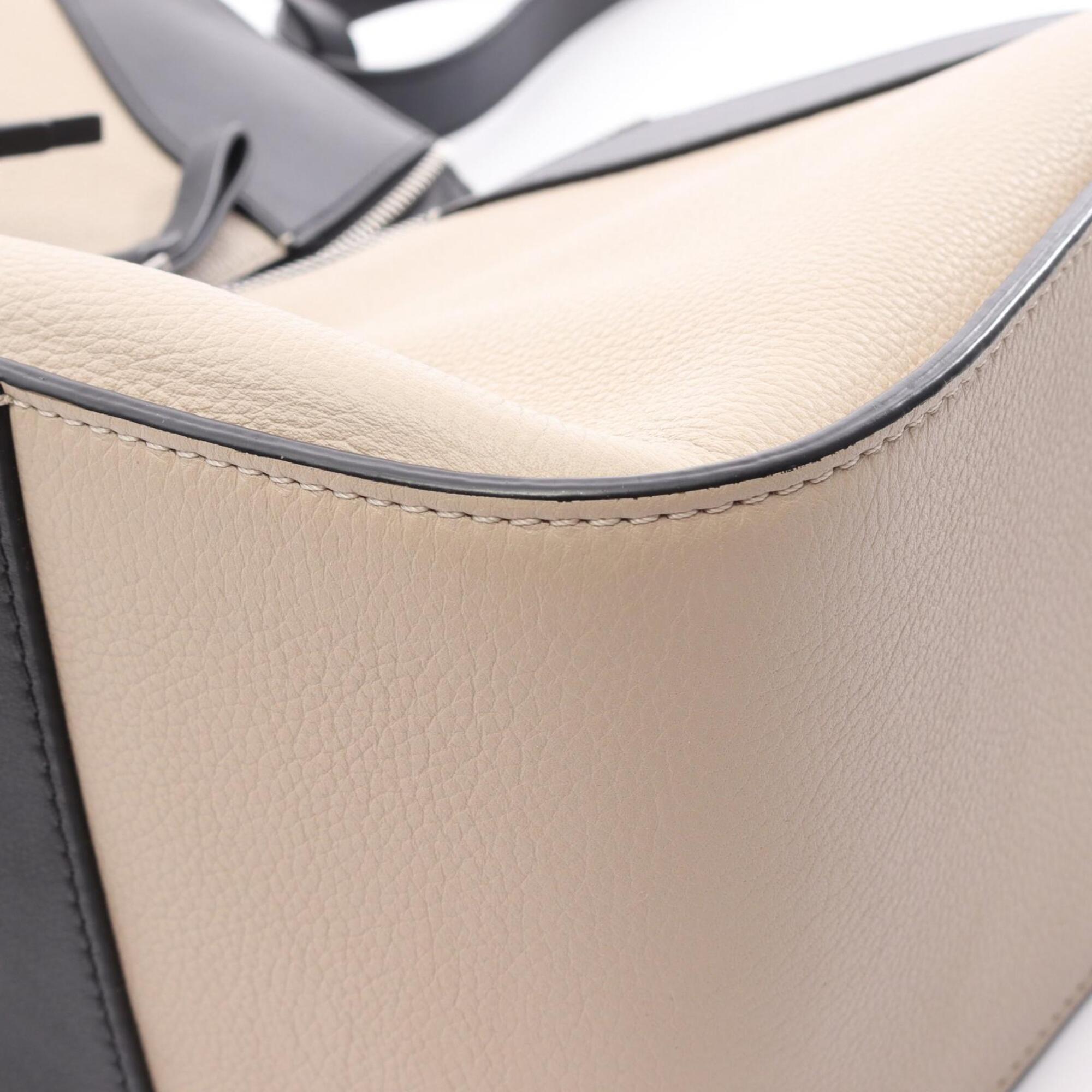 Loewe Beige Black Leather Handbag (Pre-Owned)