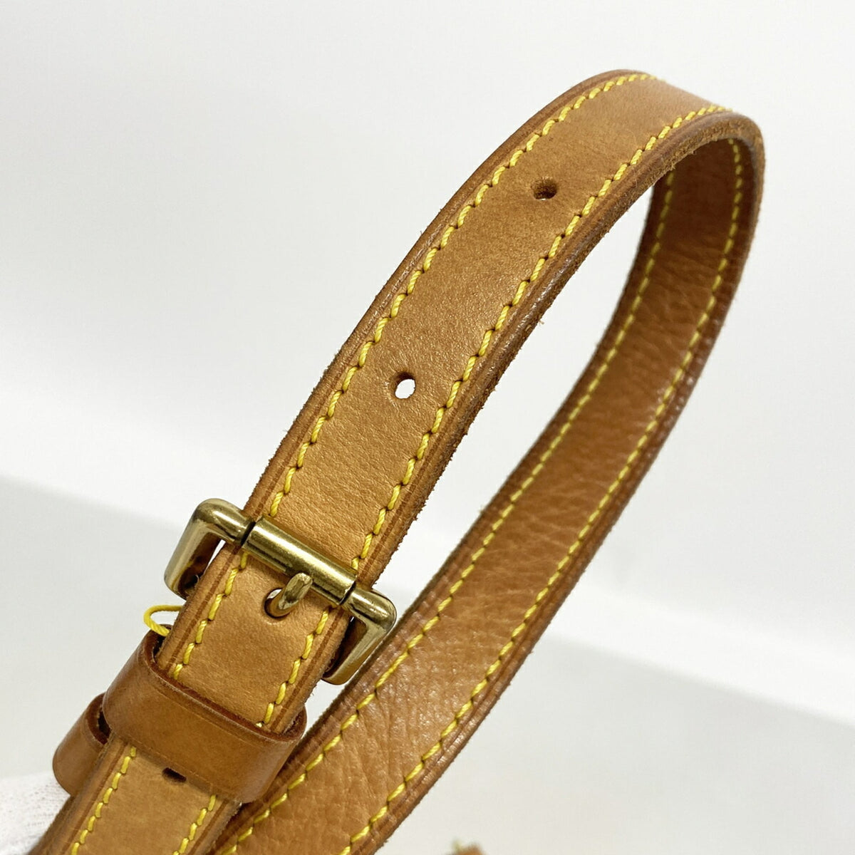 Louis Vuitton Brown Shoulder Bag (Pre-Owned)