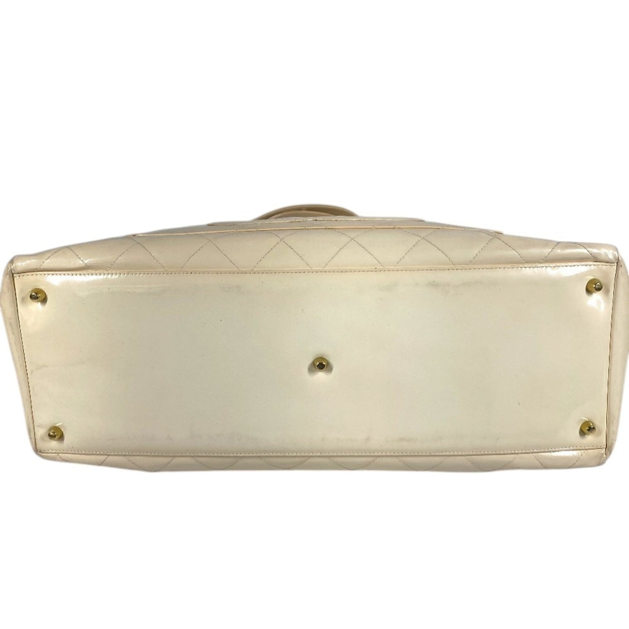 Chanel Matelasse White Leather Handbag (Pre-Owned)