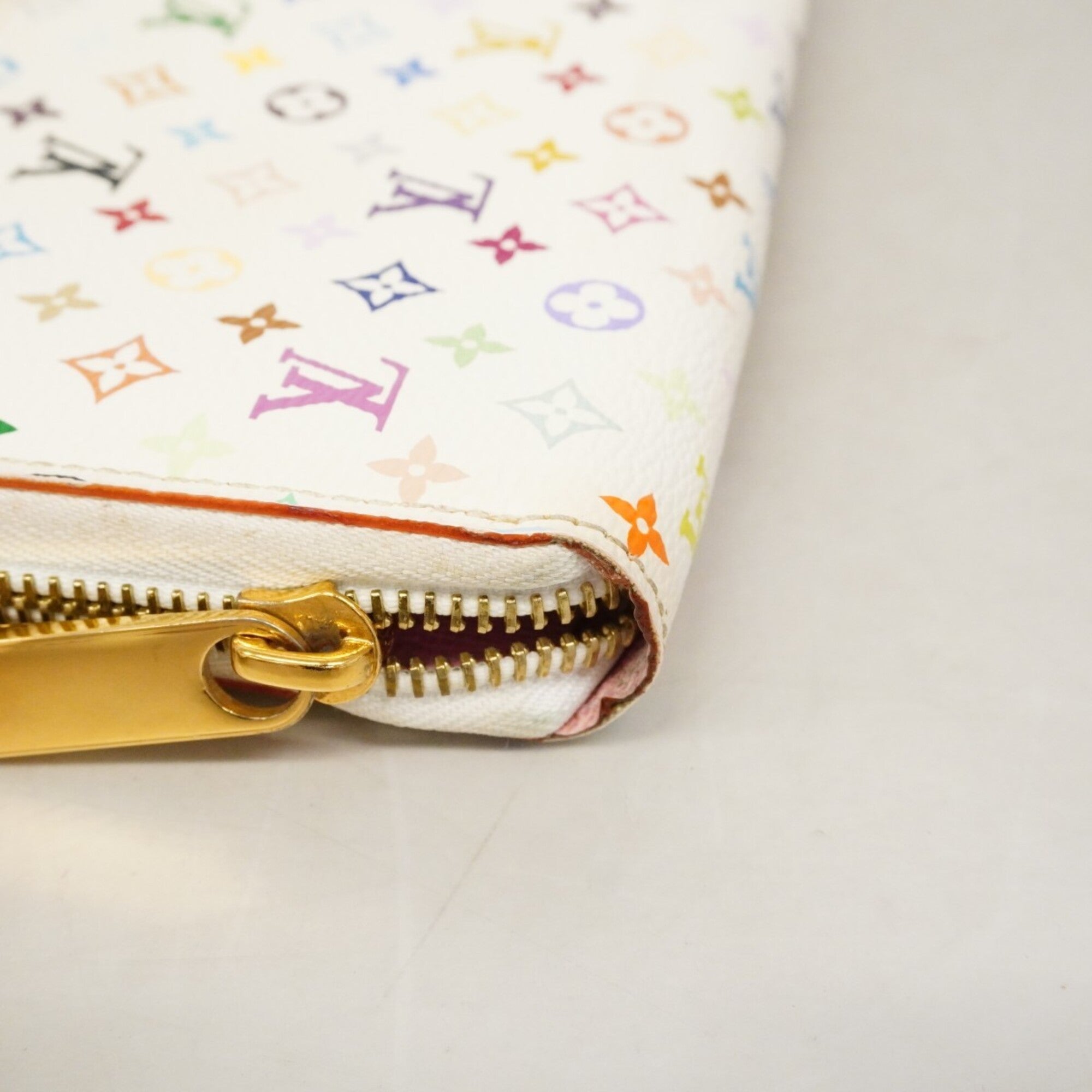 Louis Vuitton Blanc Litchi Long Wallet (Bi-Fold) (Pre-Owned)