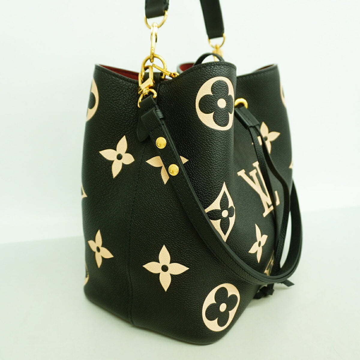Louis Vuitton Beige Black Handbag (Pre-Owned)